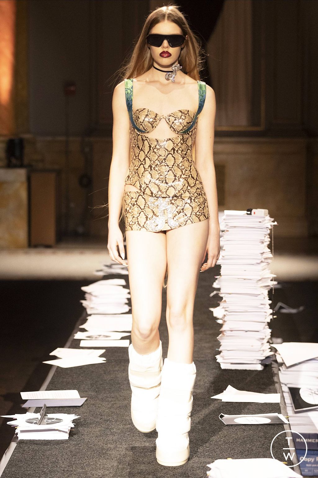 Fashion Week New York Fall/Winter 2023 look 4 de la collection Kim Shui womenswear