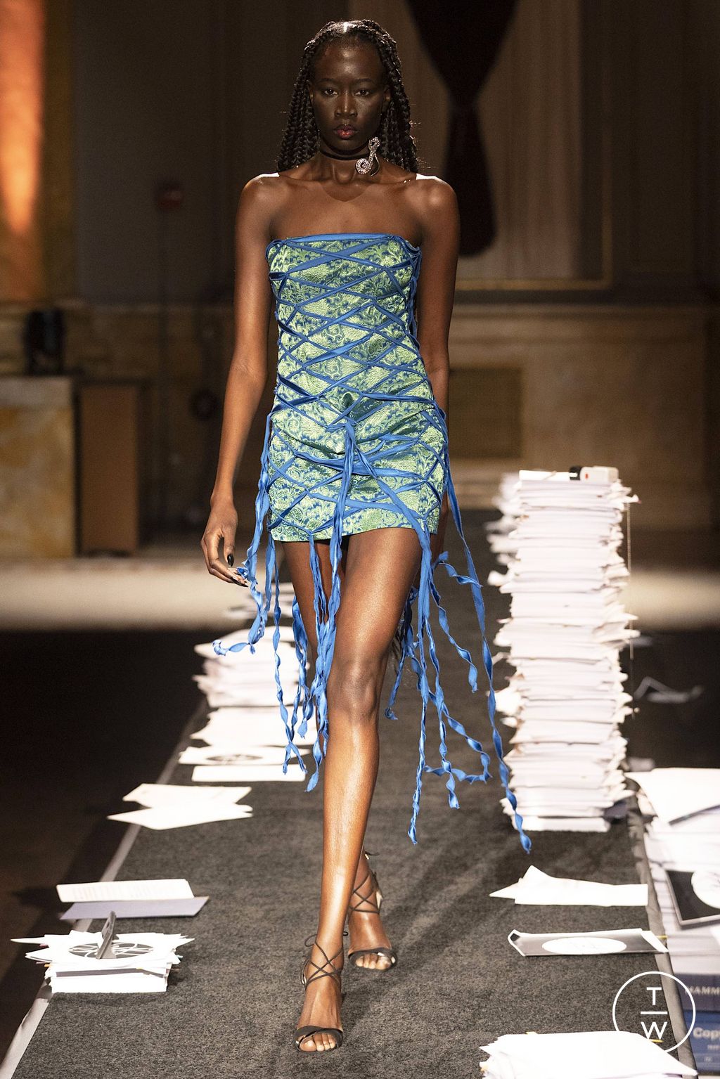 Fashion Week New York Fall/Winter 2023 look 6 de la collection Kim Shui womenswear