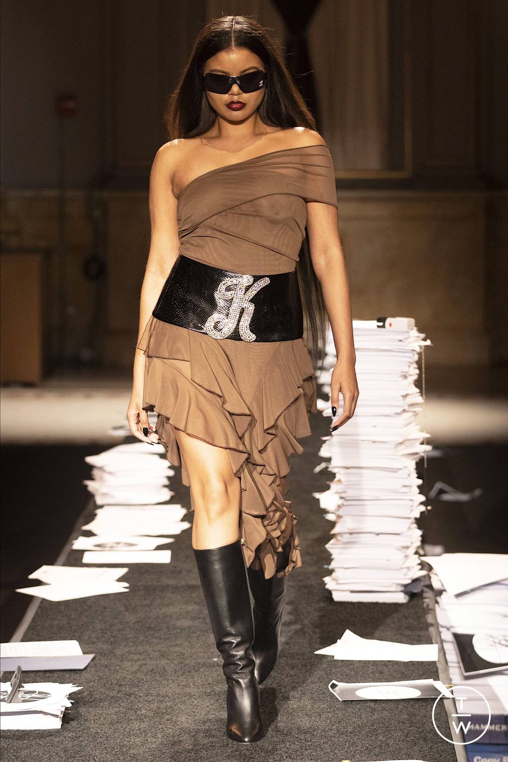 Fashion Week New York Fall/Winter 2023 look 13 from the Kim Shui collection 女装