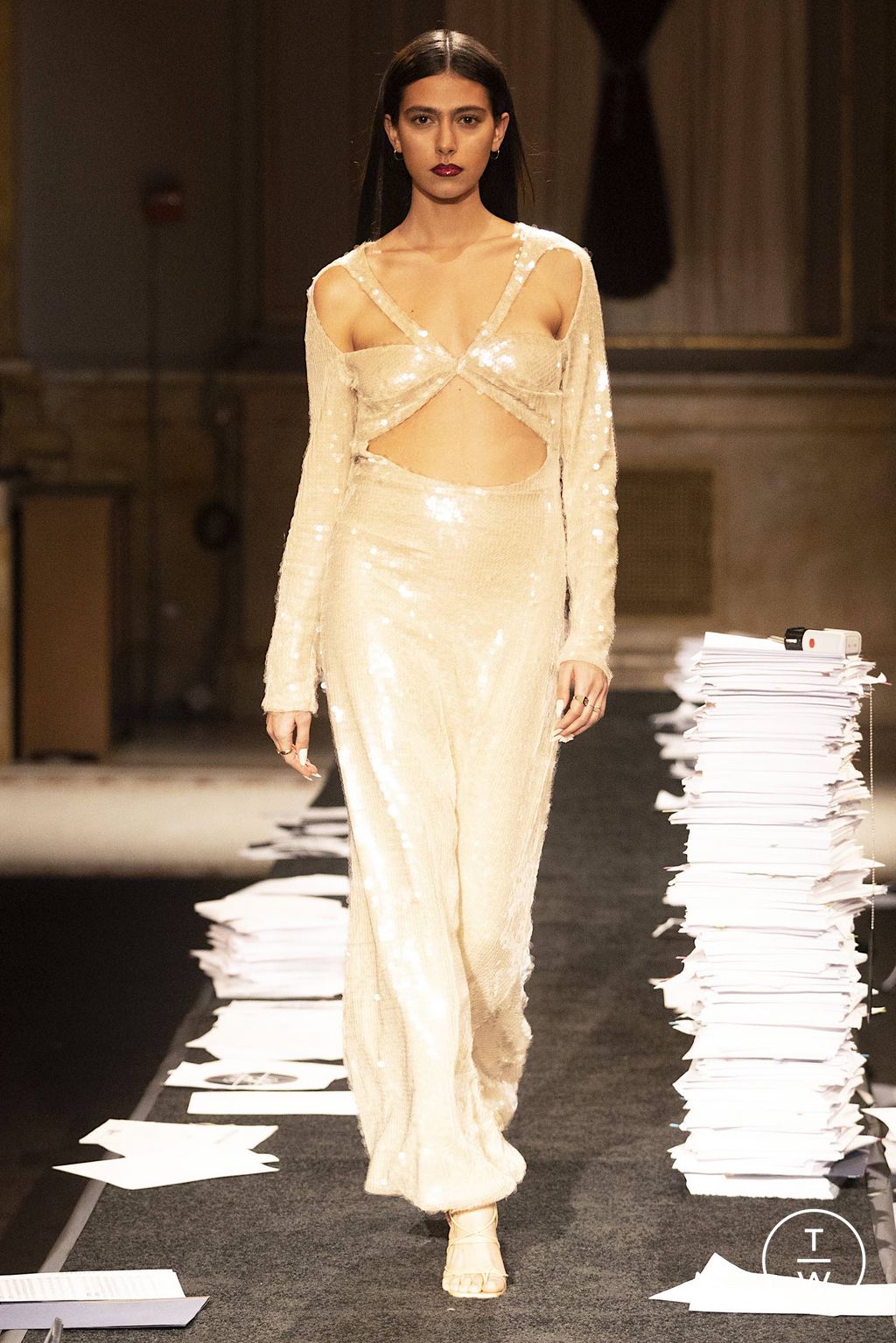 Fashion Week New York Fall/Winter 2023 look 30 de la collection Kim Shui womenswear