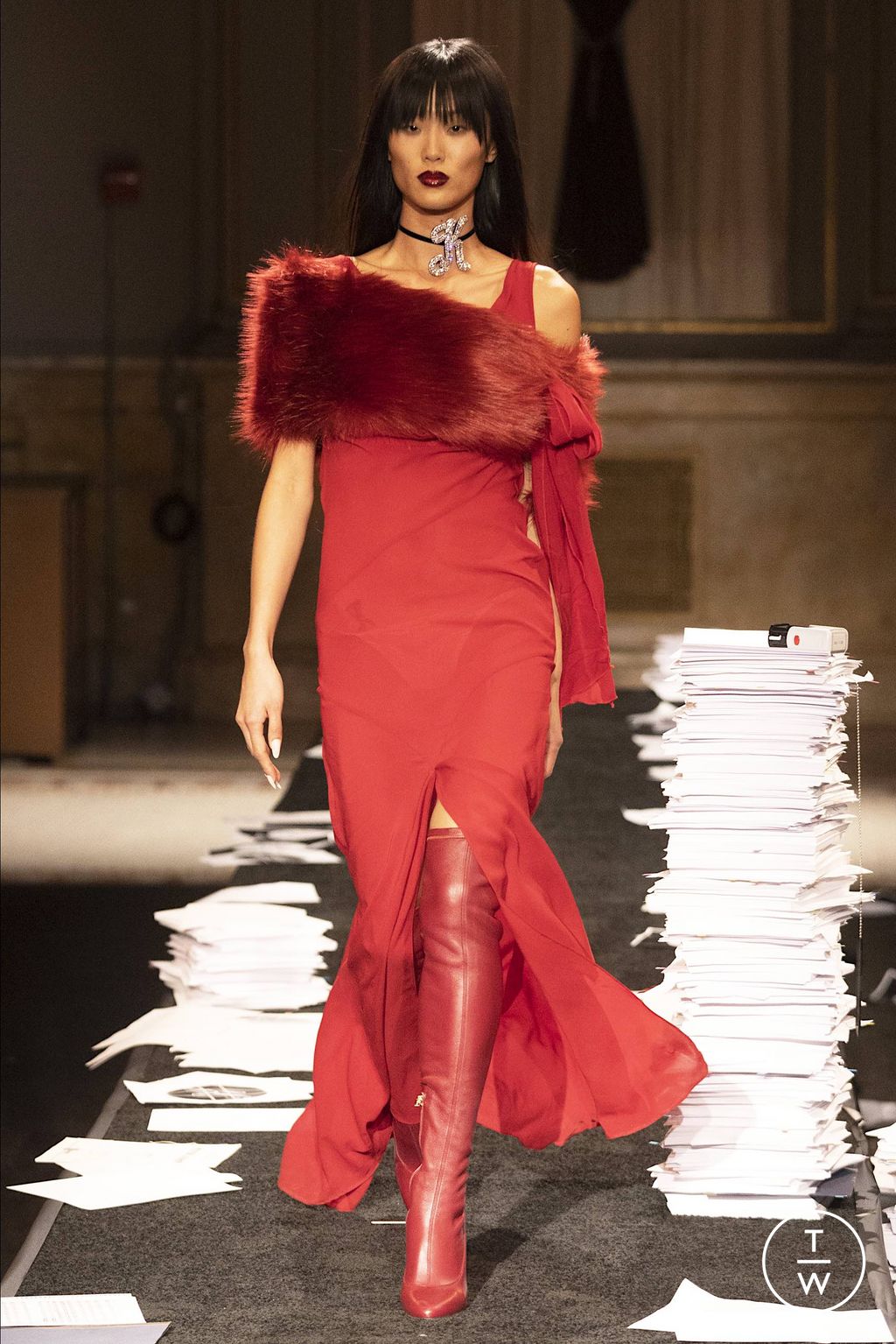 Fashion Week New York Fall/Winter 2023 look 39 from the Kim Shui collection 女装
