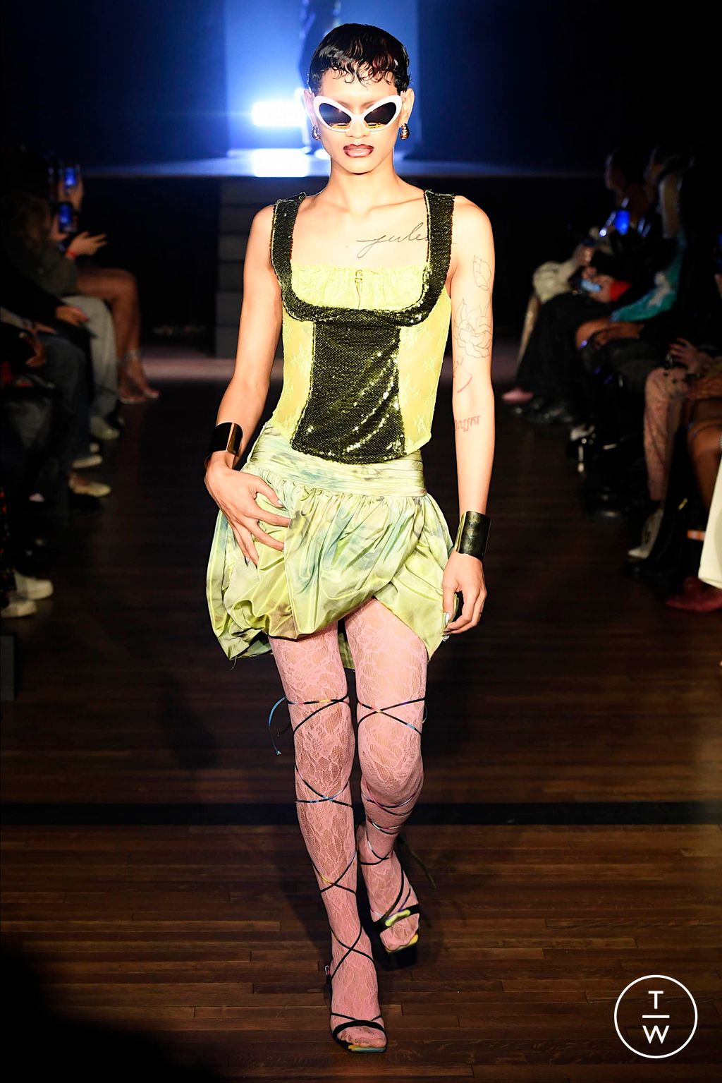 Fashion Week New York Fall/Winter 2024 look 4 de la collection Kim Shui womenswear