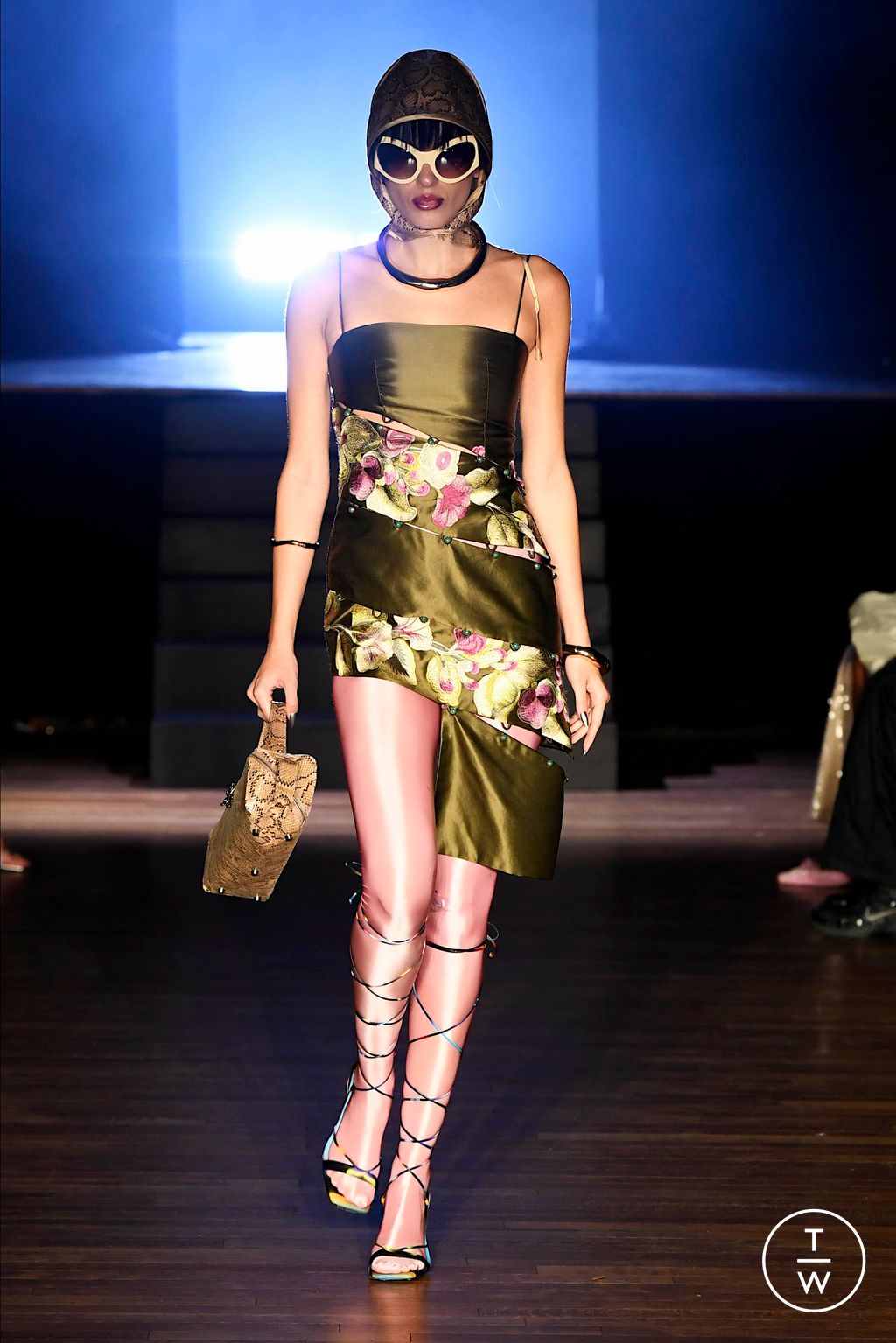 Fashion Week New York Fall/Winter 2024 look 6 de la collection Kim Shui womenswear