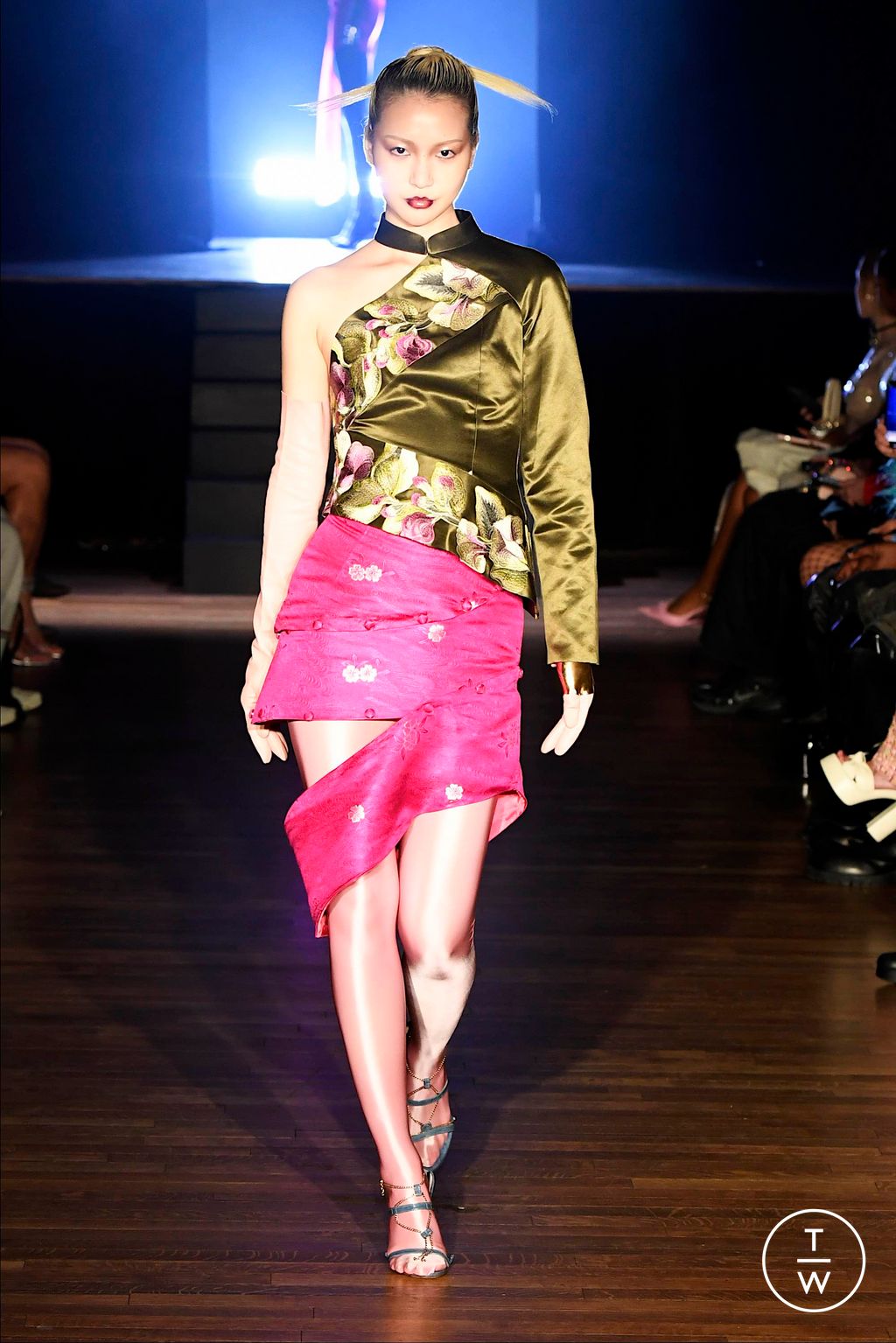 Fashion Week New York Fall/Winter 2024 look 10 de la collection Kim Shui womenswear