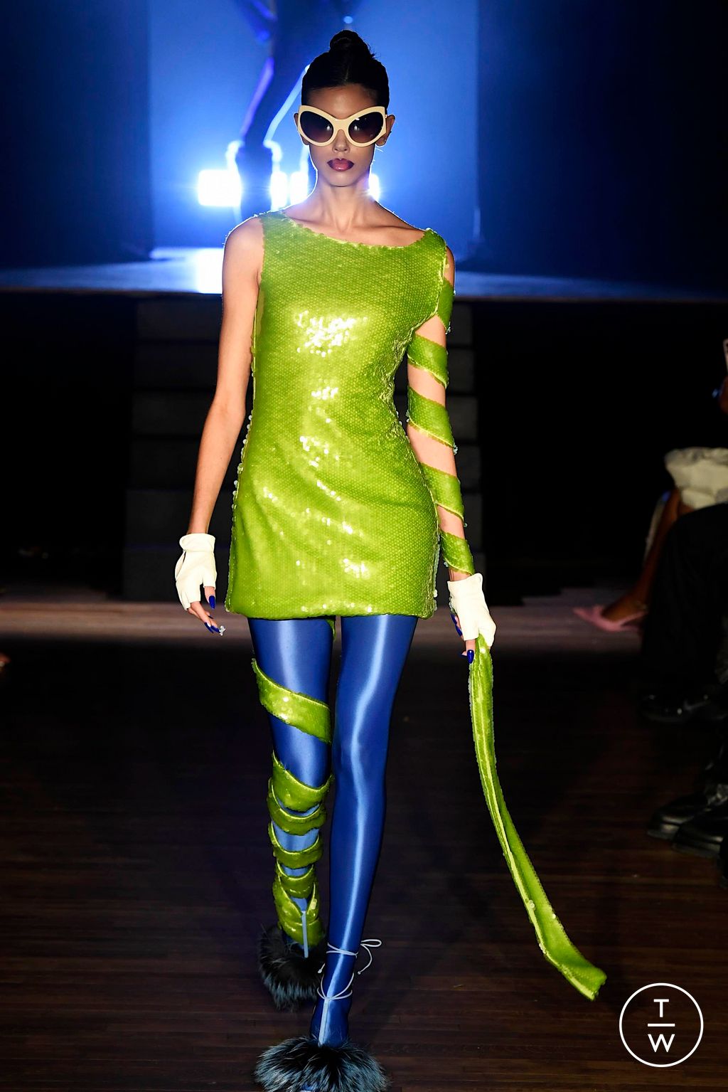 Fashion Week New York Fall/Winter 2024 look 31 de la collection Kim Shui womenswear