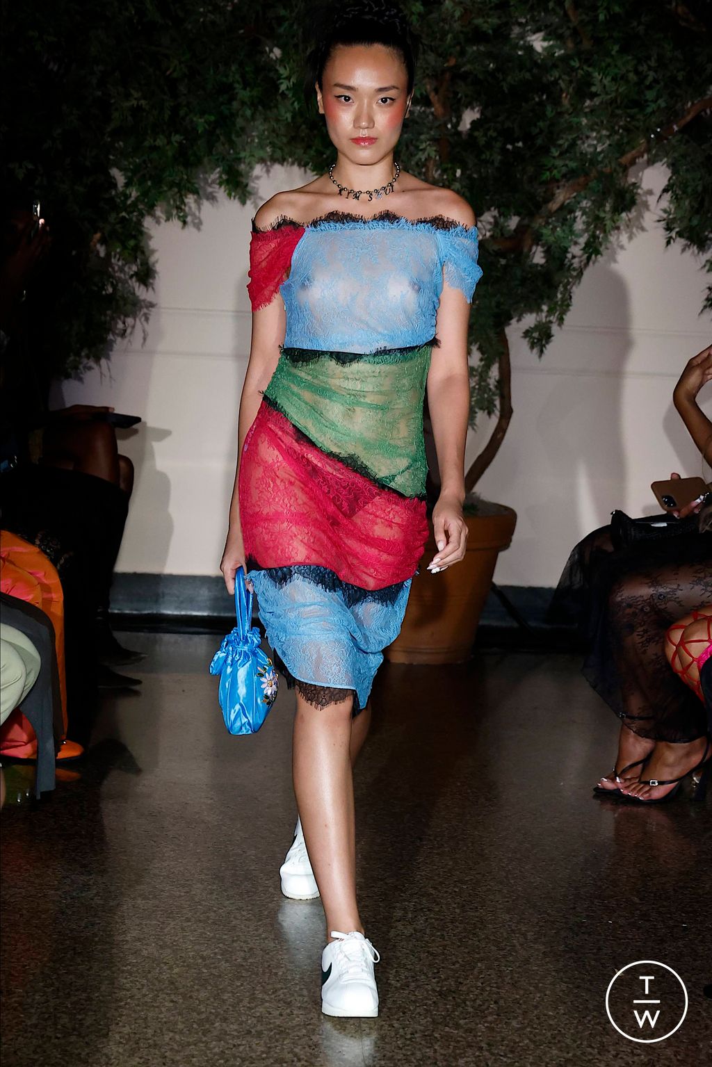 Fashion Week New York Spring/Summer 2024 look 6 de la collection Kim Shui womenswear