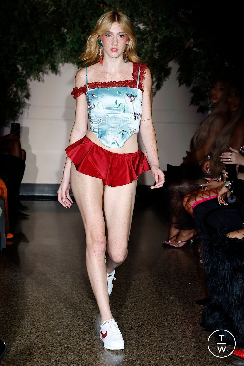 Fashion Week New York Spring/Summer 2024 look 10 de la collection Kim Shui womenswear