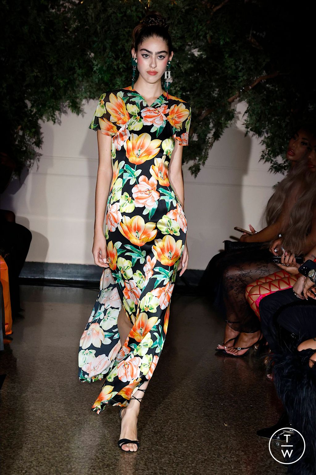 Fashion Week New York Spring/Summer 2024 look 33 de la collection Kim Shui womenswear