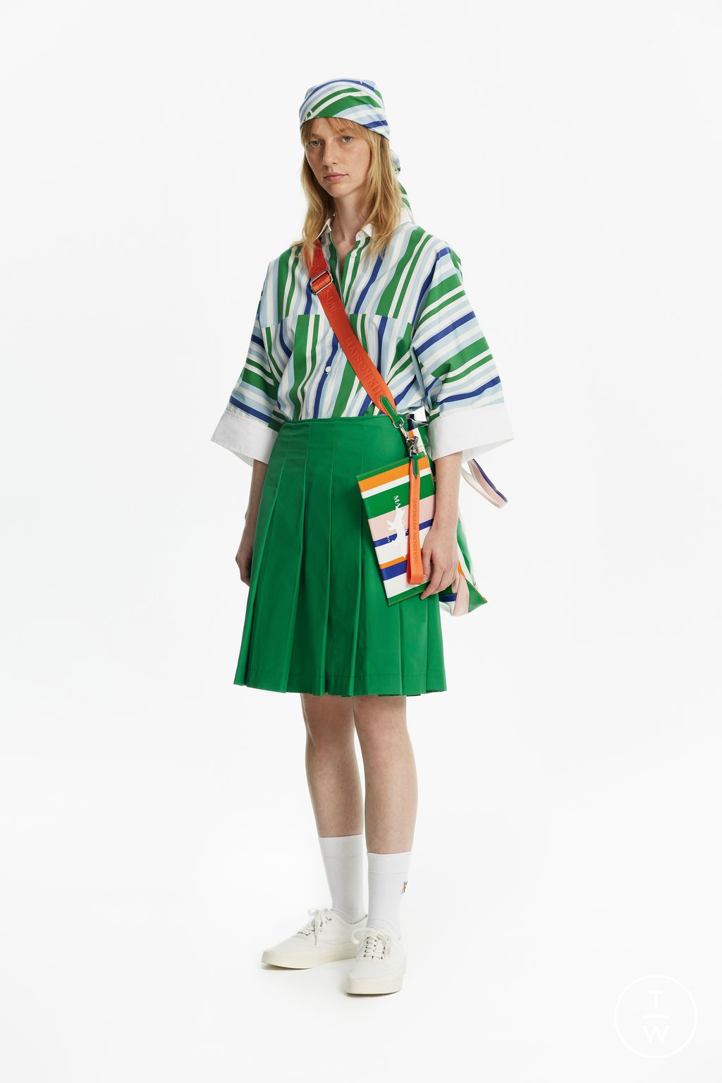 Fashion Week Paris Spring/Summer 2023 look 5 from the Maison Kitsuné collection 女装