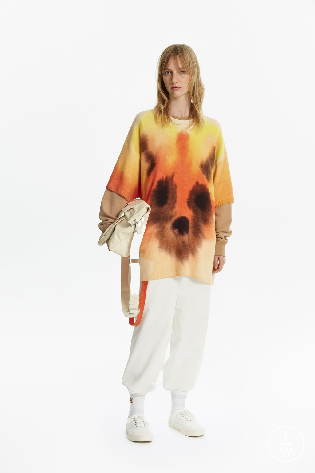 Fashion Week Paris Spring/Summer 2023 look 13 from the Maison Kitsuné collection womenswear