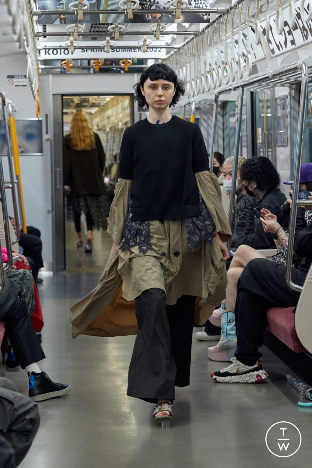 Fashion Week Paris Spring/Summer 2022 look 43 from the Kolor collection womenswear