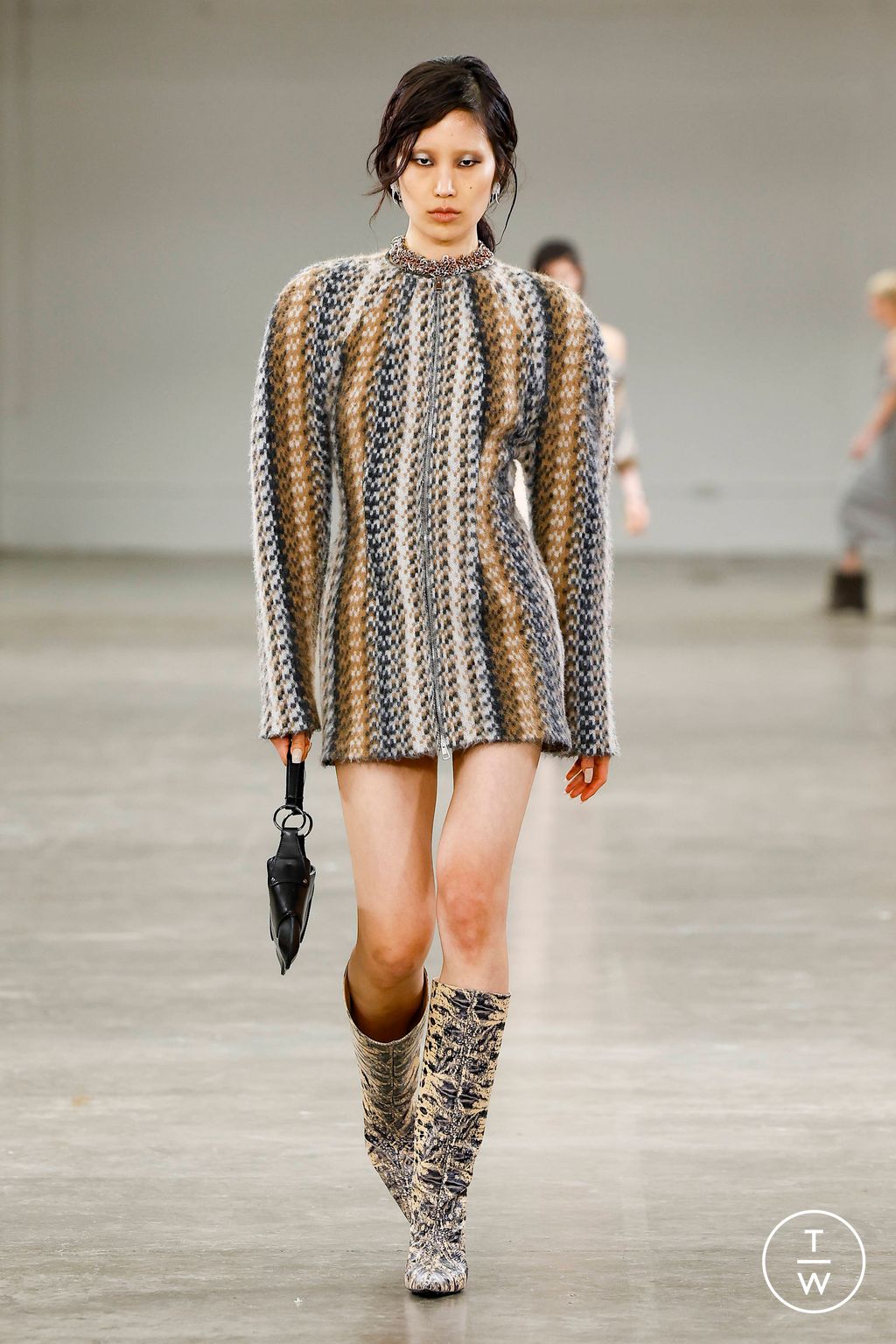 Fashion Week London Fall/Winter 2024 look 2 from the KNWLS collection womenswear