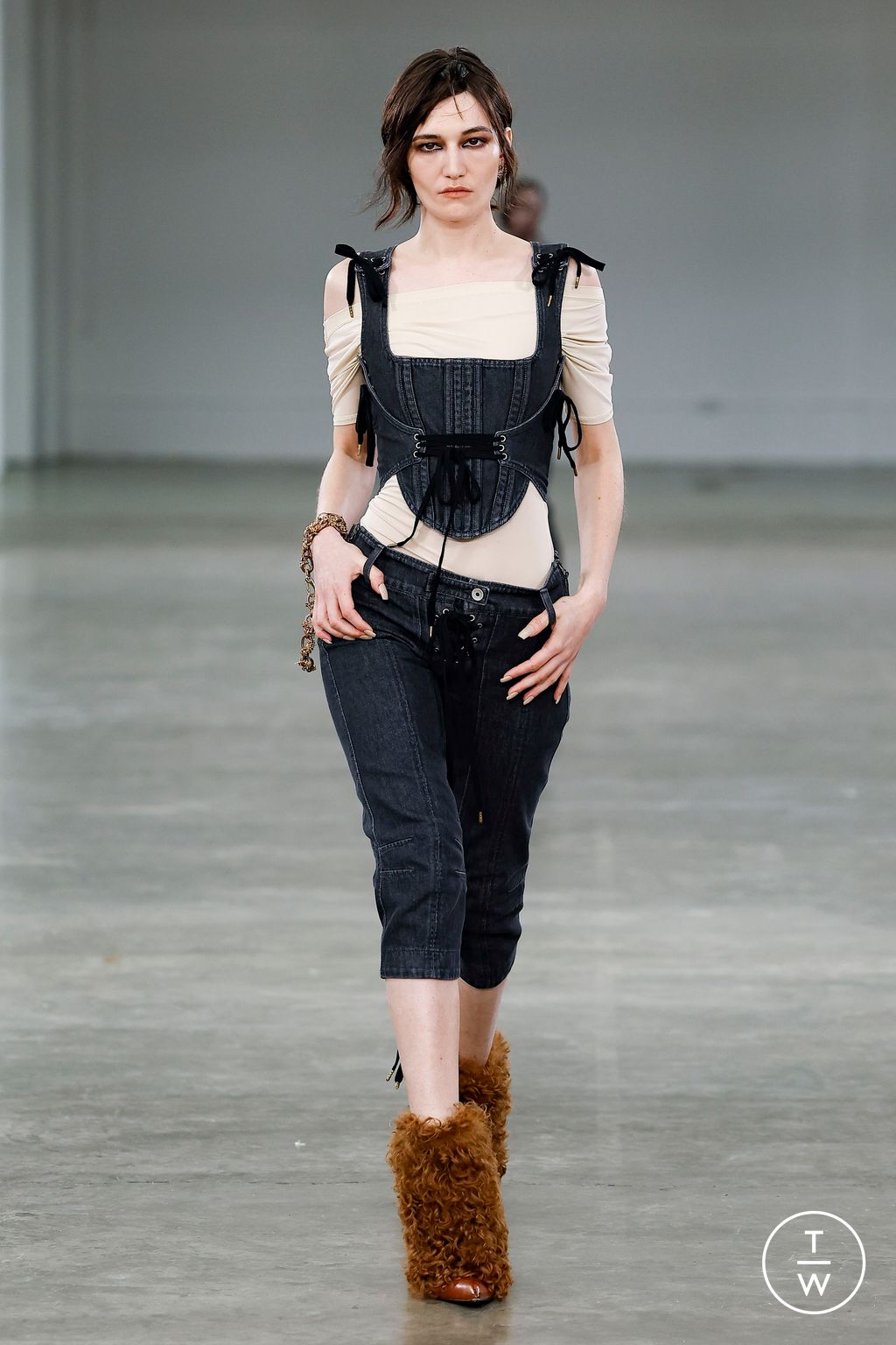 Fashion Week London Fall/Winter 2024 look 8 from the KNWLS collection womenswear