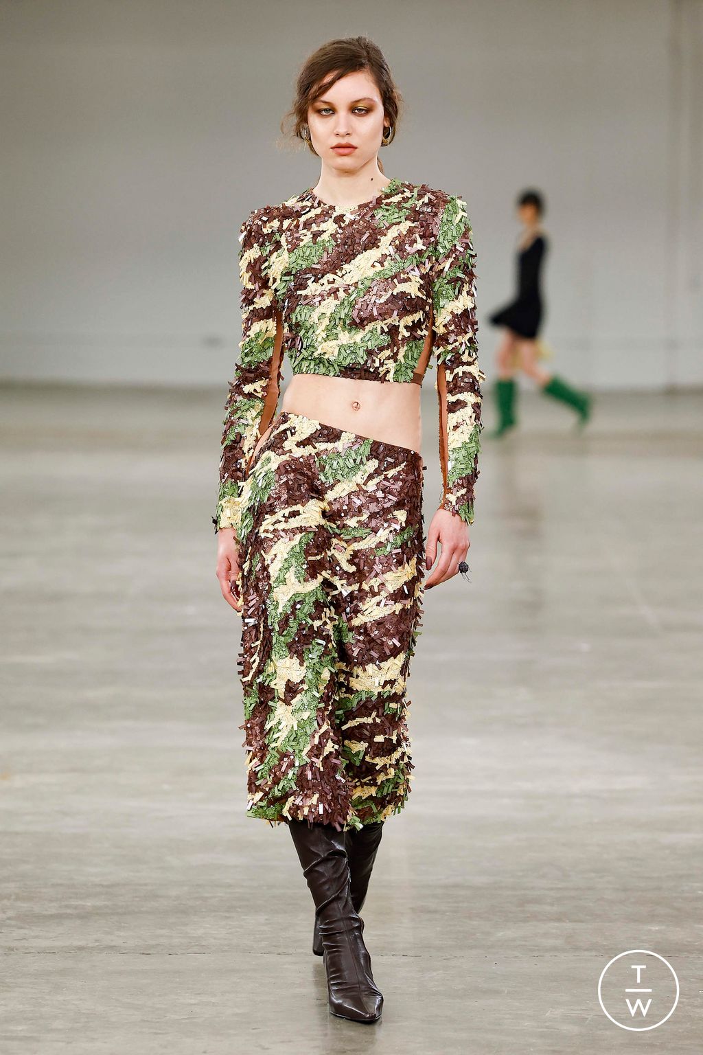 Fashion Week London Fall/Winter 2024 look 18 from the KNWLS collection 女装