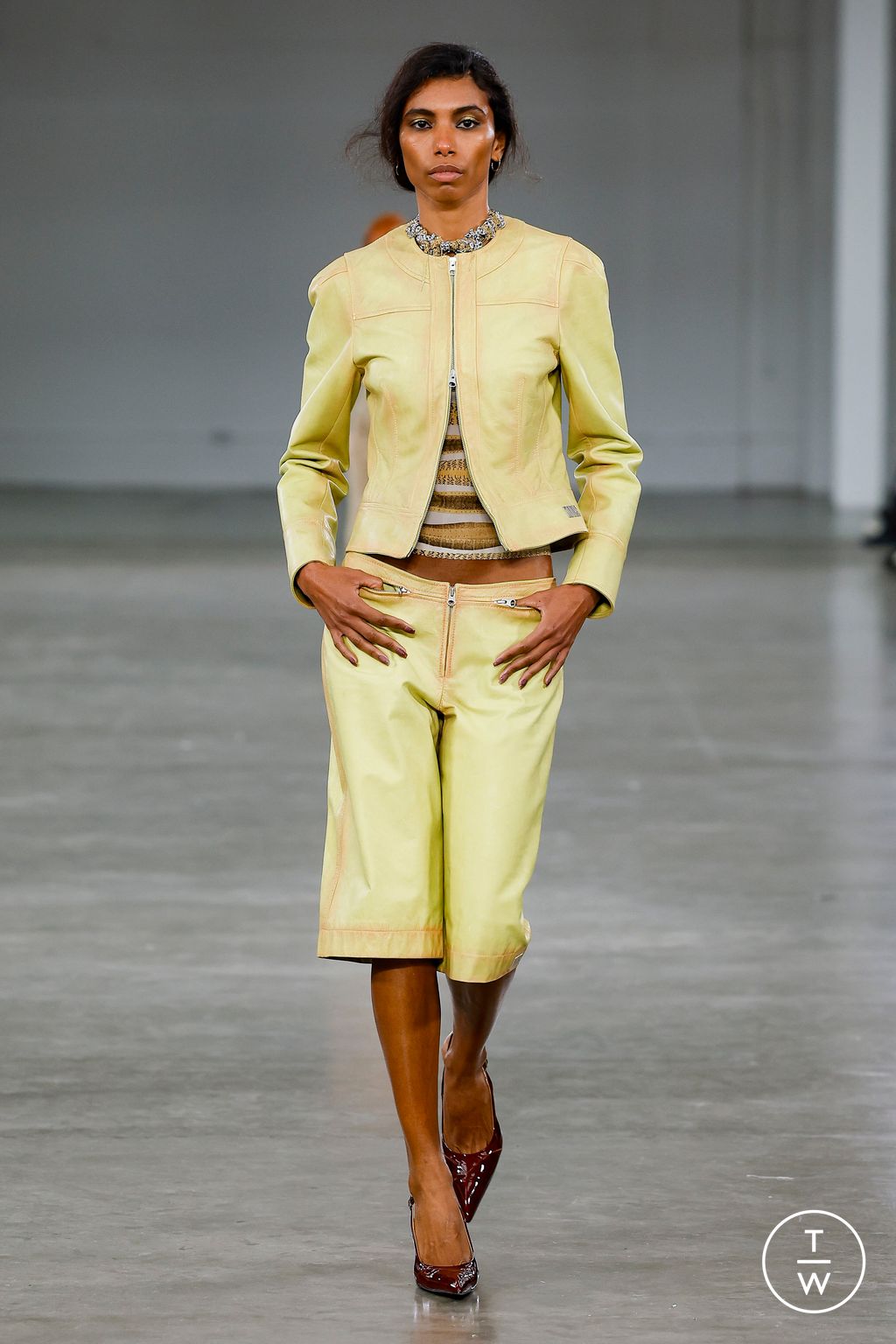 Fashion Week London Fall/Winter 2024 look 27 from the KNWLS collection 女装