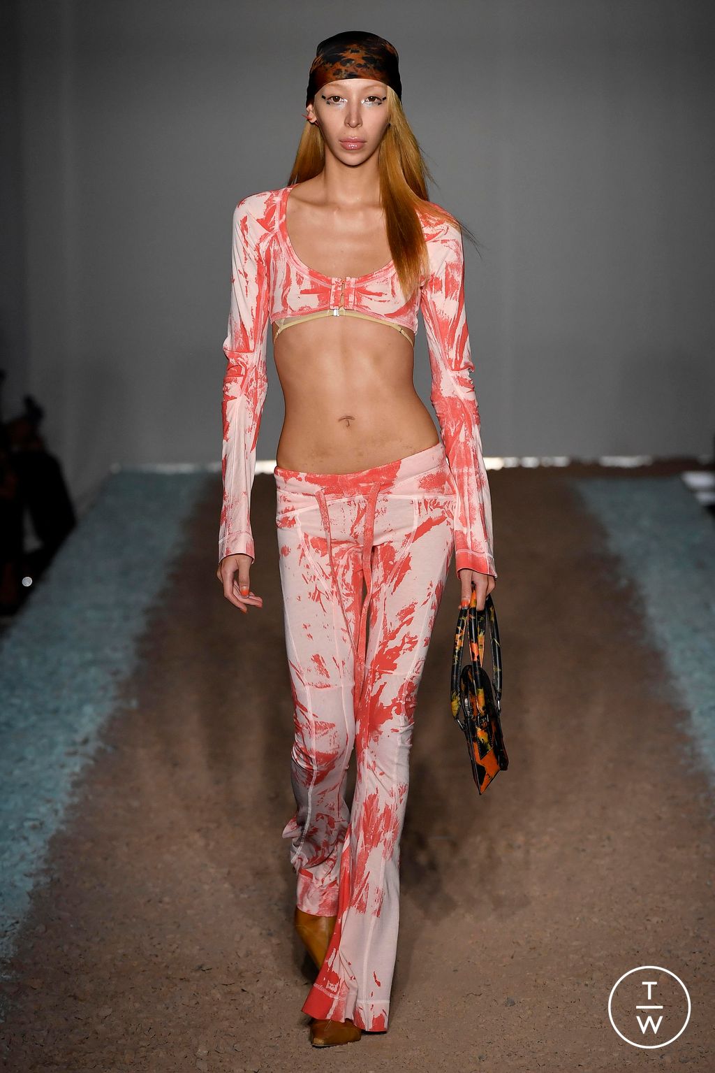 Fashion Week London Spring/Summer 2024 look 4 from the KNWLS collection 女装