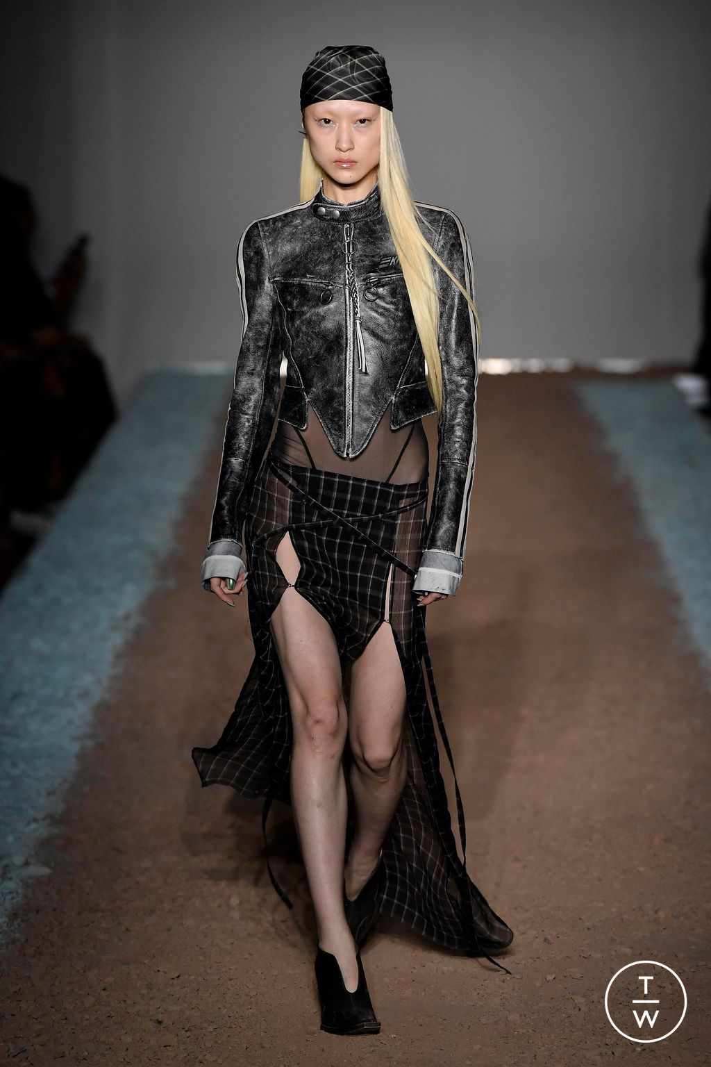 Fashion Week London Spring/Summer 2024 look 17 from the KNWLS collection womenswear