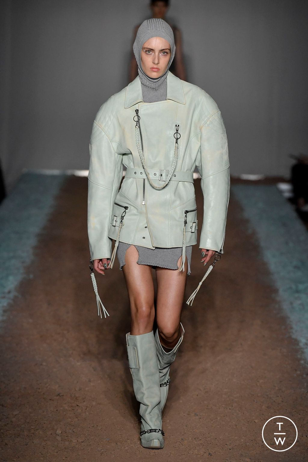 Fashion Week London Spring/Summer 2024 look 28 from the KNWLS collection 女装