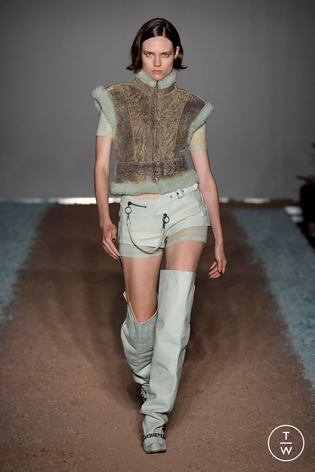 Fashion Week London Spring/Summer 2024 look 31 from the KNWLS collection womenswear