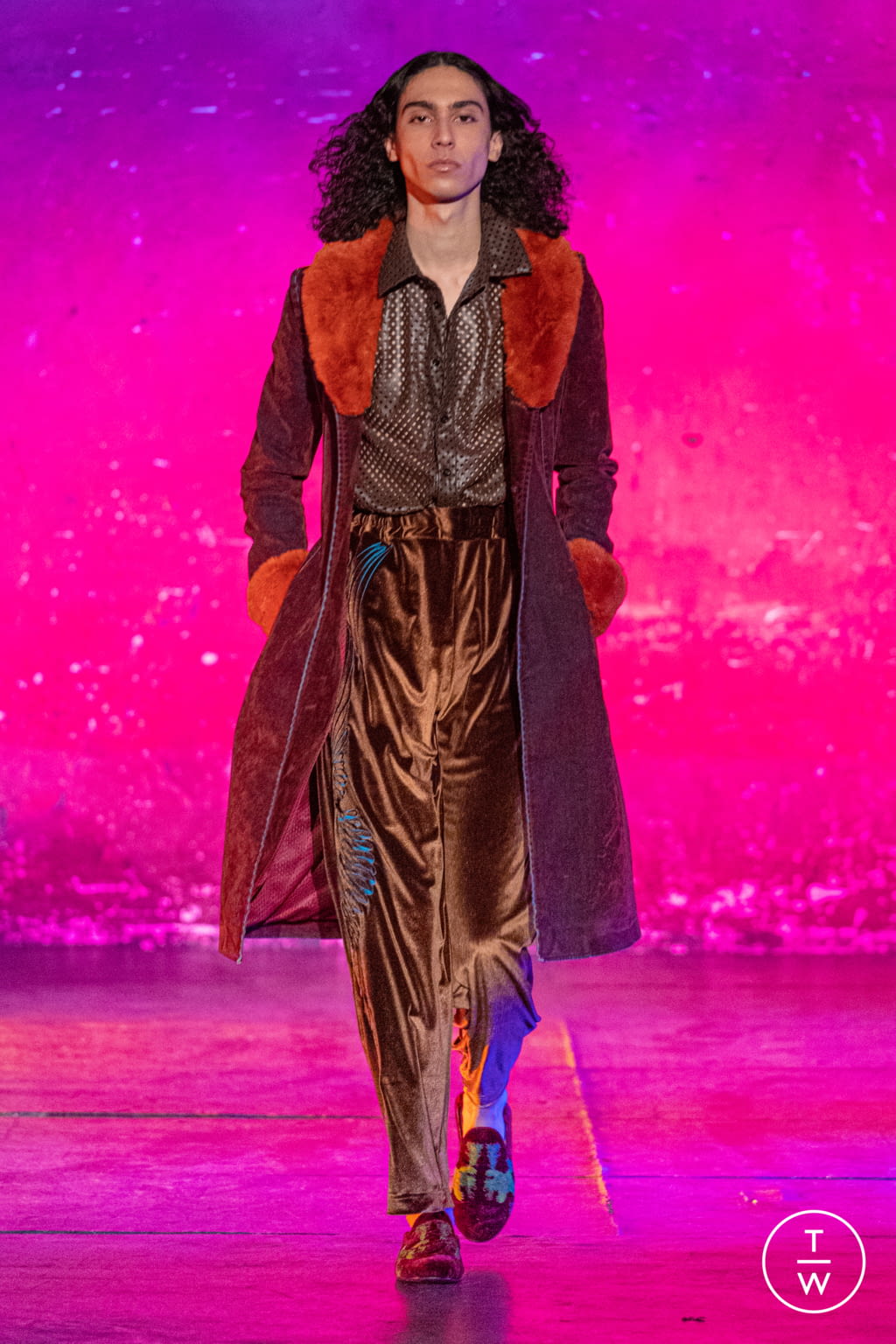 Fashion Week Paris Fall/Winter 2021 look 28 from the Koché collection 女装