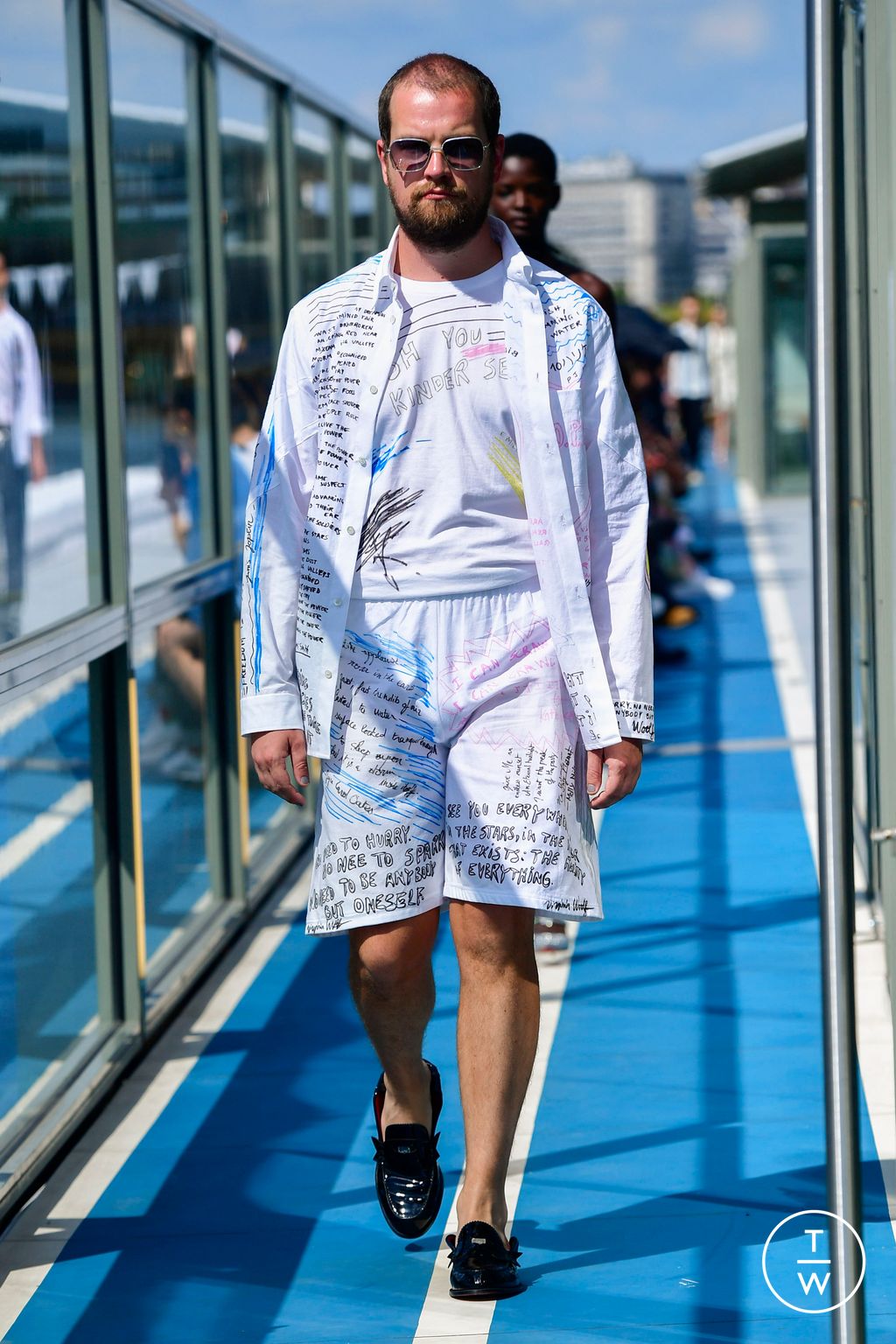 Fashion Week Paris Spring/Summer 2024 look 15 from the Koché collection 男装