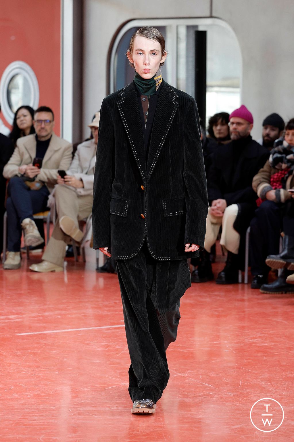 Fashion Week Paris Fall/Winter 2024 look 16 from the Kolor collection menswear