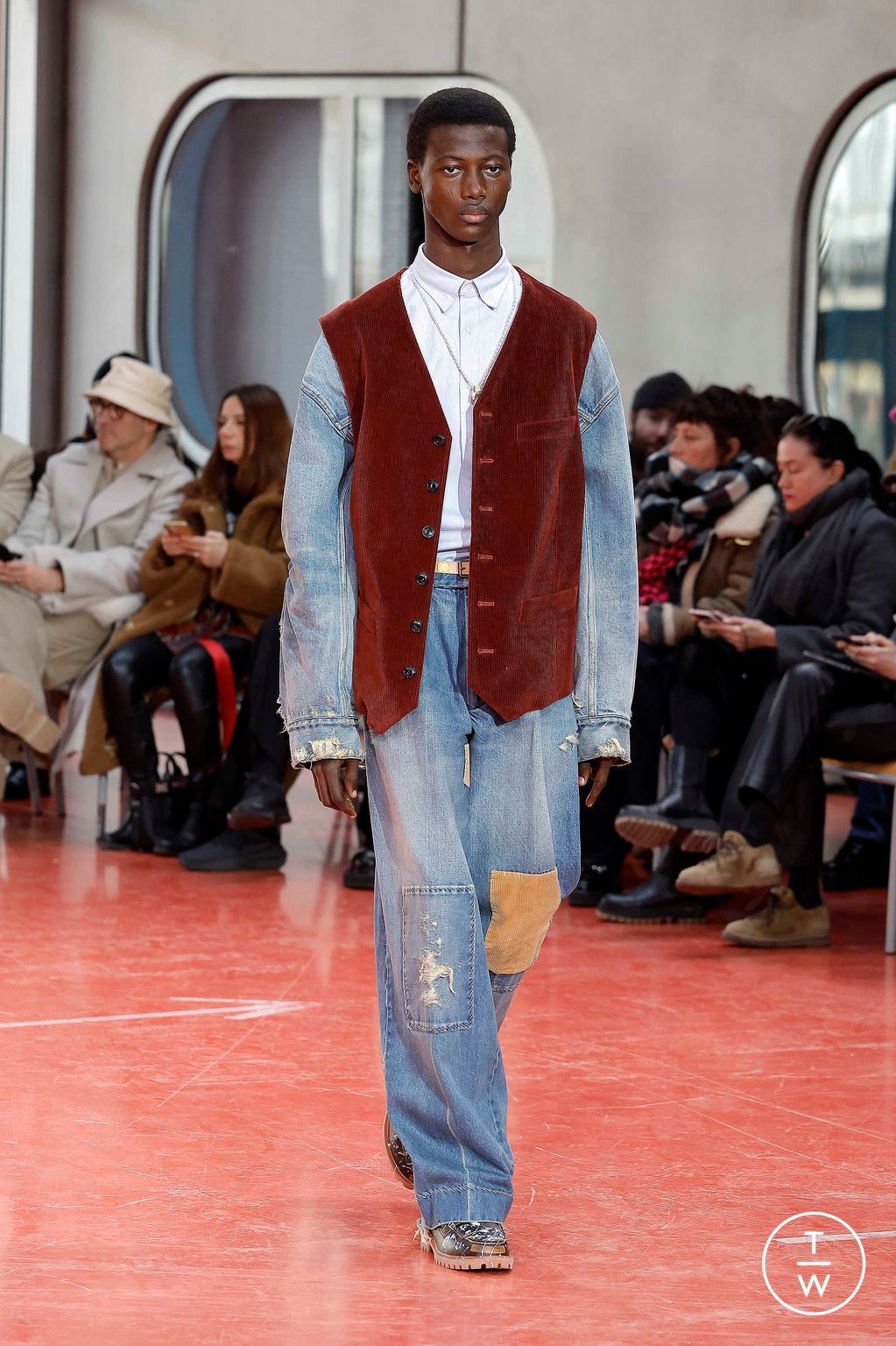 Fashion Week Paris Fall/Winter 2024 look 19 from the Kolor collection 男装
