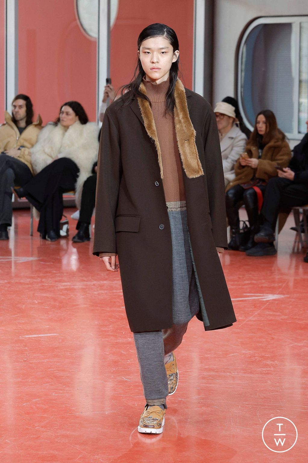 Fashion Week Paris Fall/Winter 2024 look 37 de la collection Kolor menswear