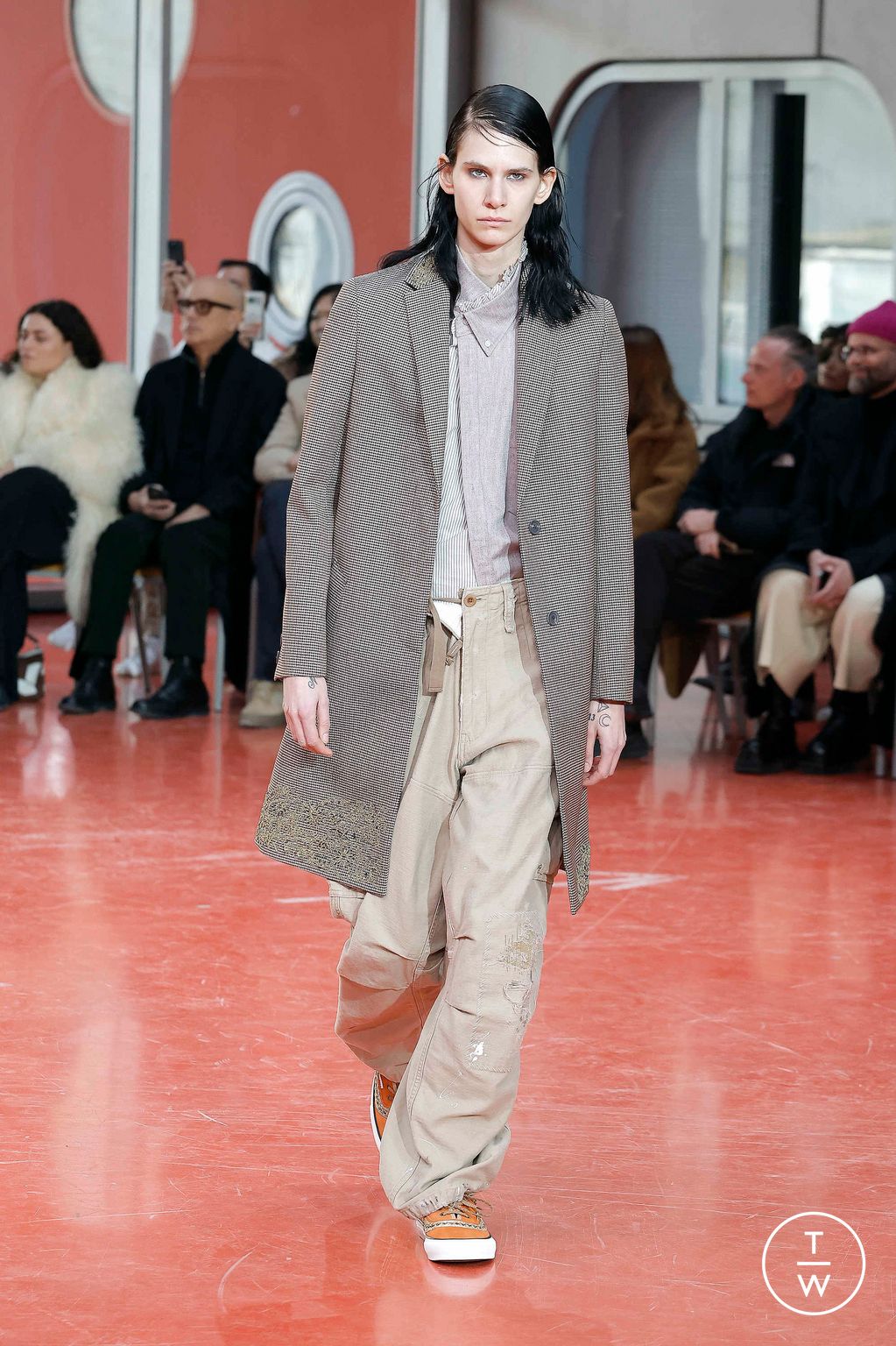 Fashion Week Paris Fall/Winter 2024 look 40 from the Kolor collection menswear
