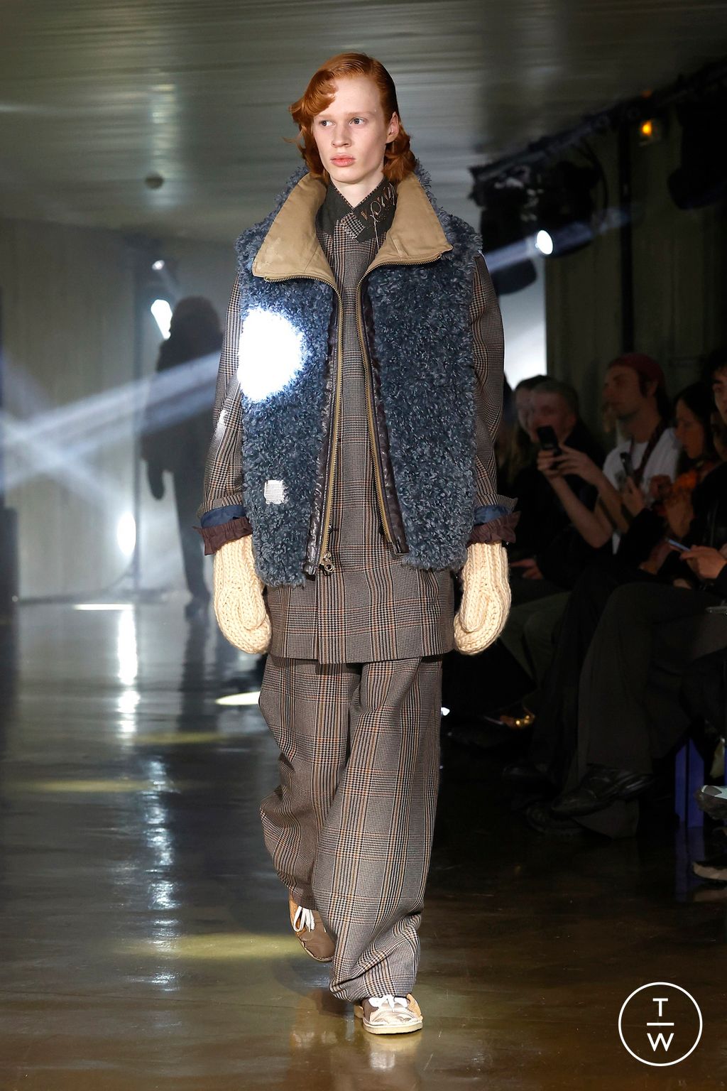 Fashion Week Paris Fall/Winter 2025 look 1 from the Kolor collection menswear