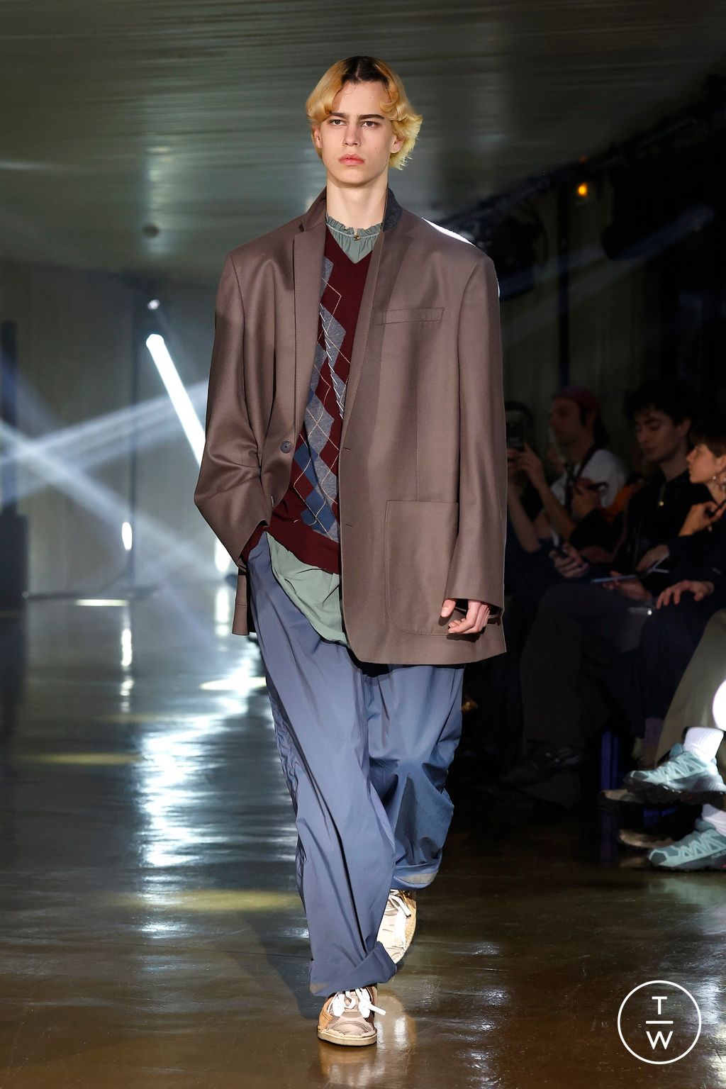 Fashion Week Paris Fall/Winter 2025 look 28 from the Kolor collection menswear