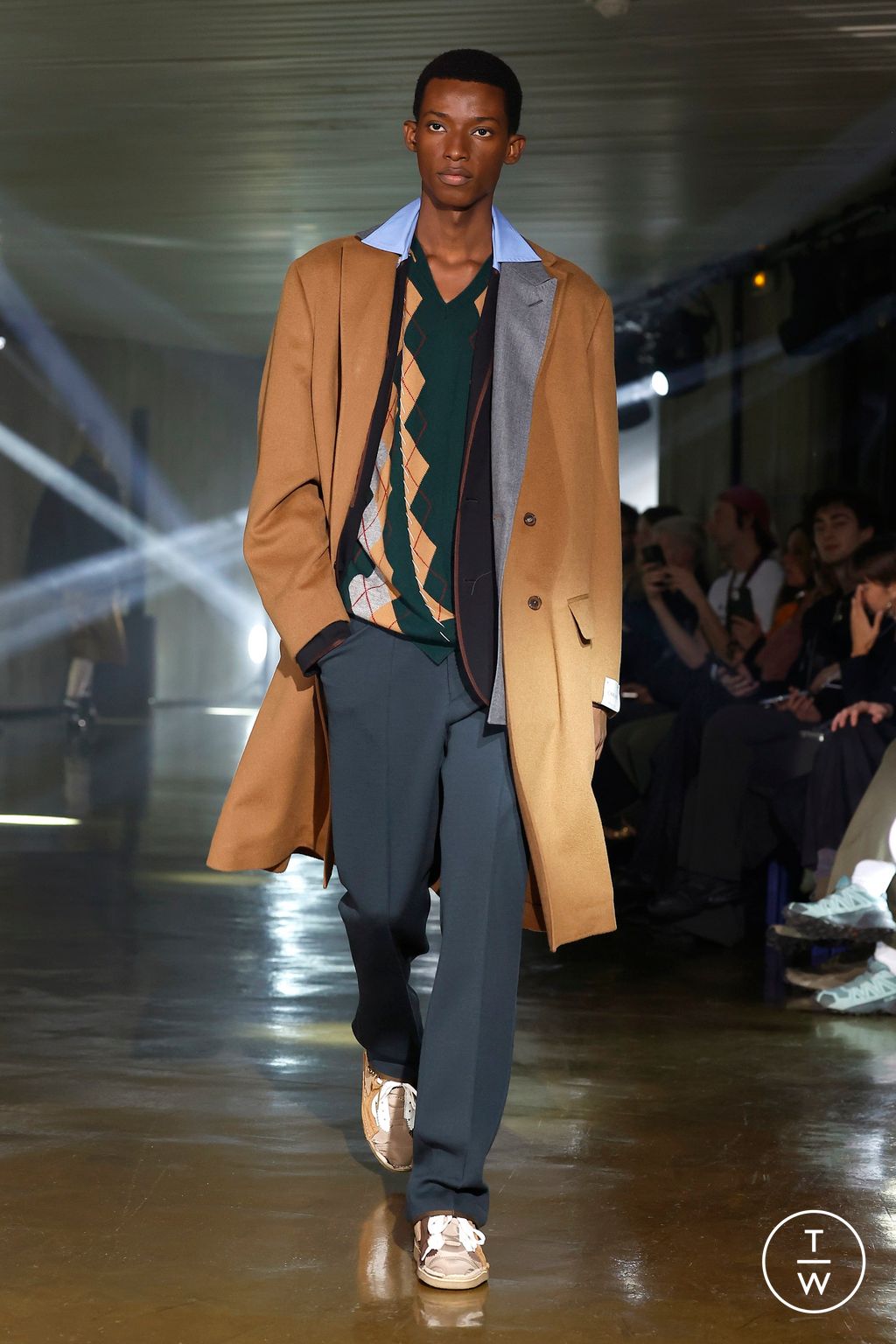 Fashion Week Paris Fall/Winter 2025 look 33 from the Kolor collection 男装