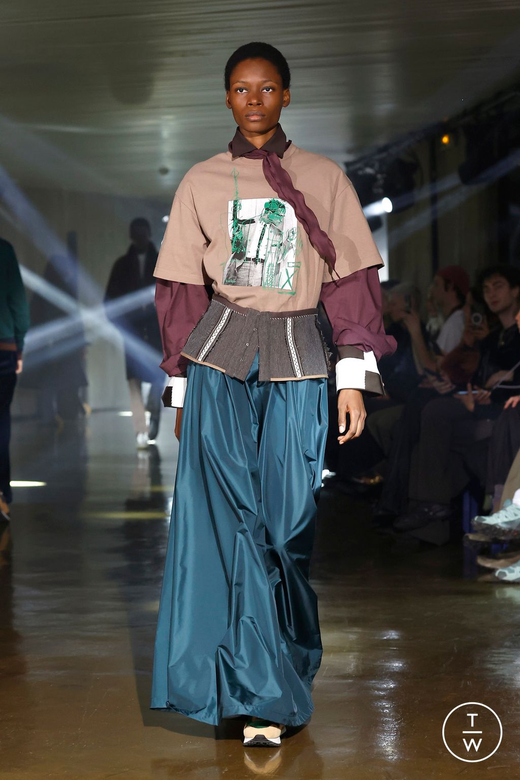 Fashion Week Paris Fall/Winter 2025 look 38 from the Kolor collection menswear