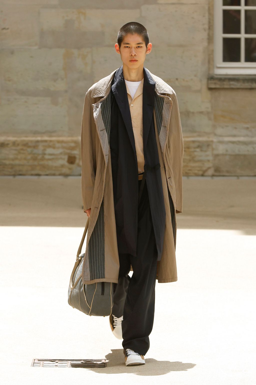 Fashion Week Paris Spring-Summer 2025 look 2 from the Kolor collection menswear
