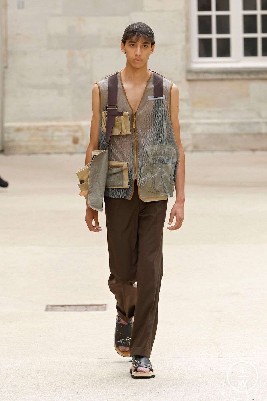 Fashion Week Paris Spring/Summer 2025 look 32 from the Kolor collection menswear