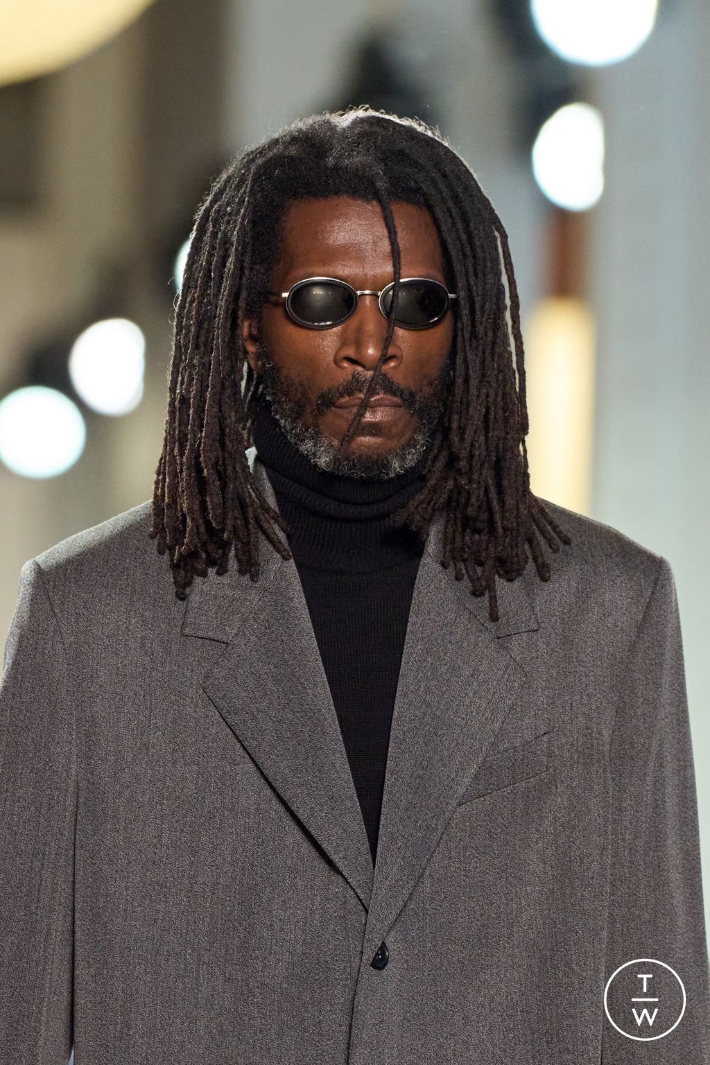 Fashion Week New York Fall/Winter 2025 look 5 from the Michael Kors Collection collection womenswear accessories