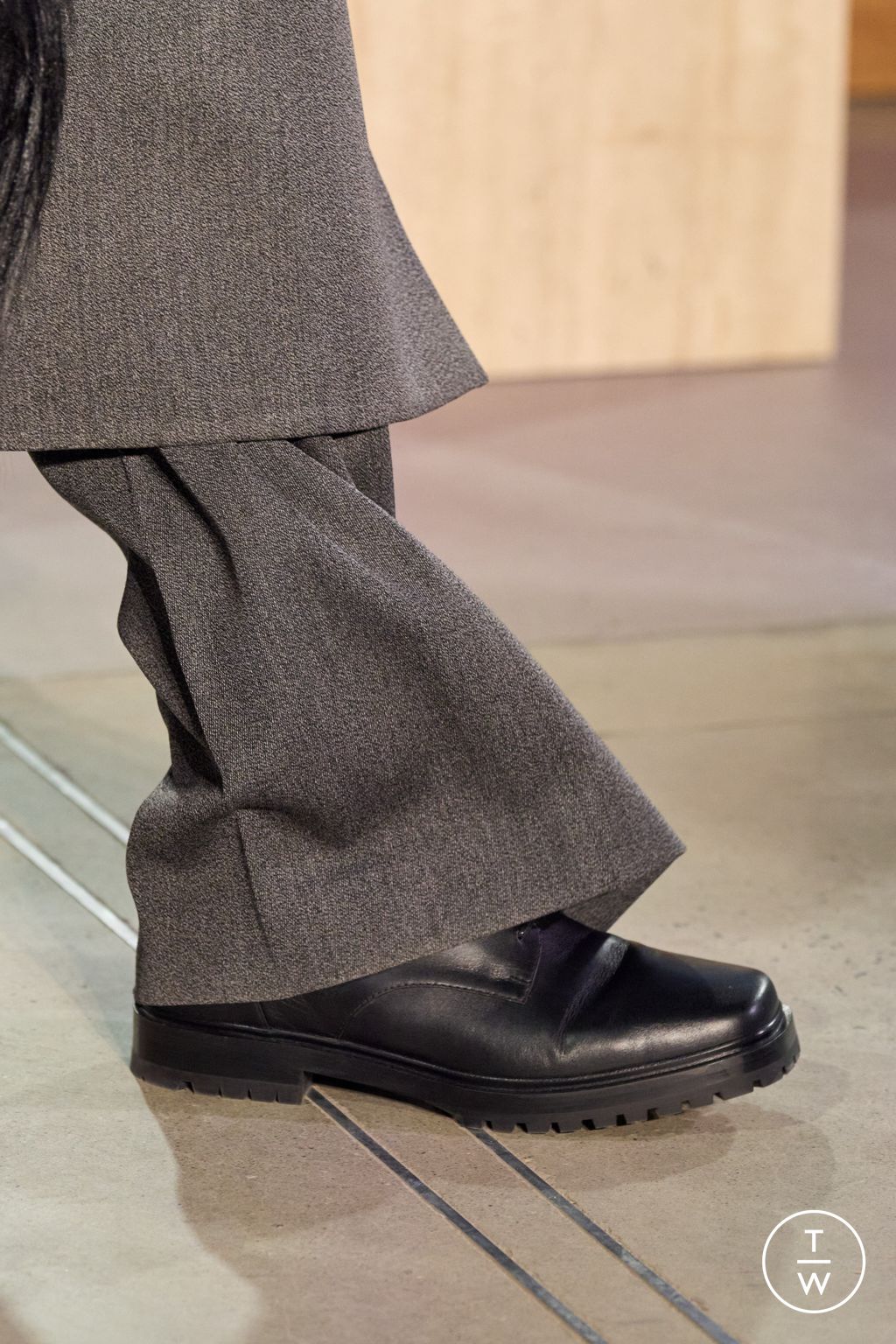 Fashion Week New York Fall/Winter 2025 look 7 from the Michael Kors Collection collection 女装配饰