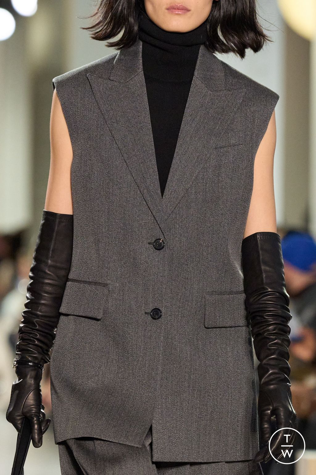 Fashion Week New York Fall/Winter 2025 look 11 from the Michael Kors Collection collection womenswear accessories