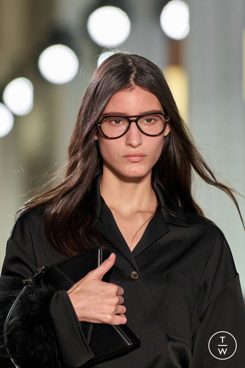 Fashion Week New York Fall/Winter 2025 look 26 from the Michael Kors Collection collection womenswear accessories