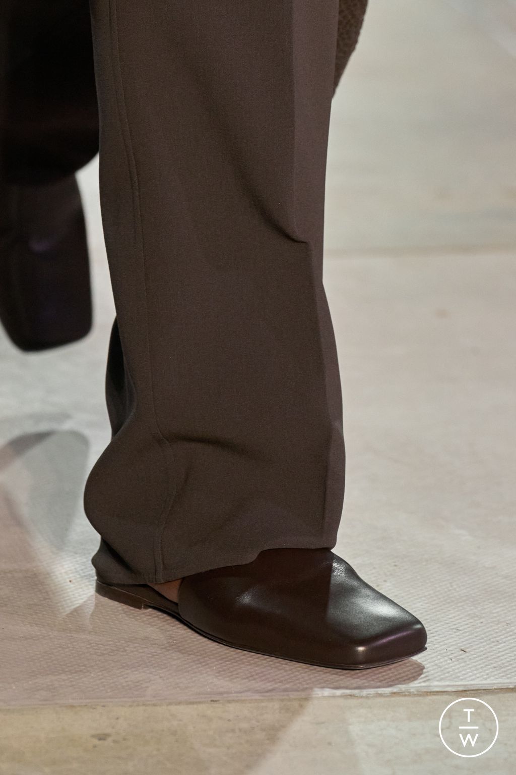 Fashion Week New York Fall/Winter 2025 look 63 from the Michael Kors Collection collection 女装配饰