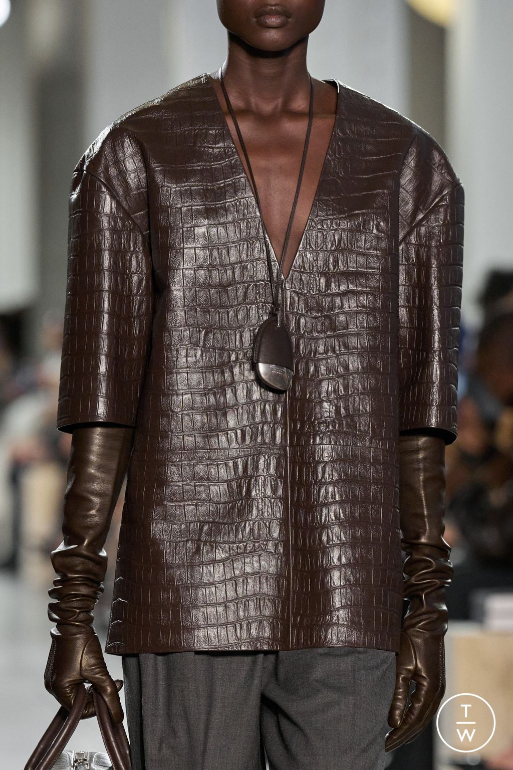 Fashion Week New York Fall/Winter 2025 look 66 from the Michael Kors Collection collection womenswear accessories