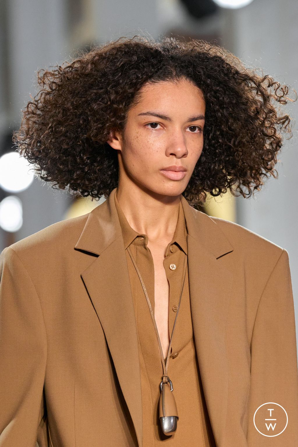 Fashion Week New York Fall/Winter 2025 look 68 from the Michael Kors Collection collection womenswear accessories