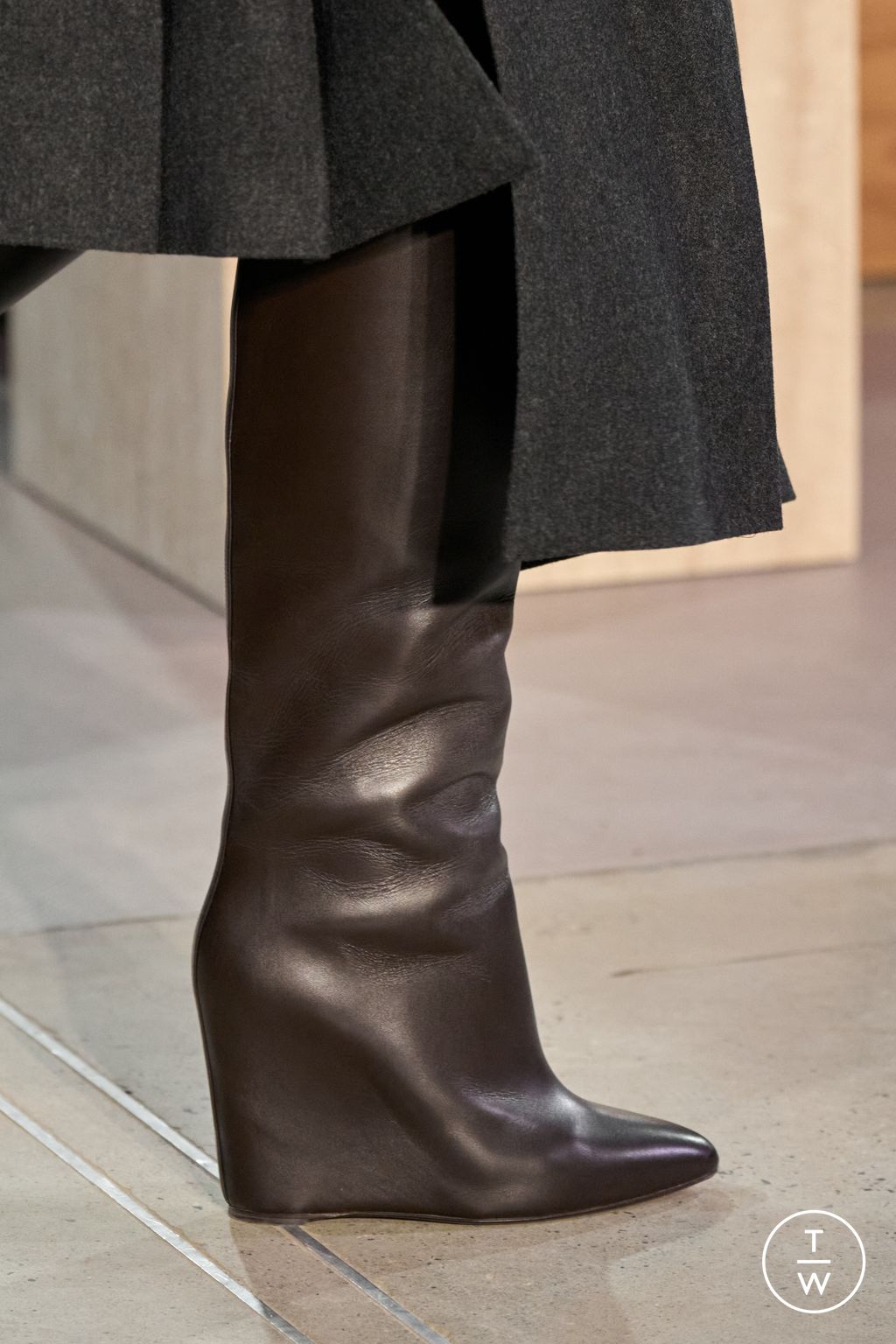 Fashion Week New York Fall/Winter 2025 look 73 from the Michael Kors Collection collection 女装配饰