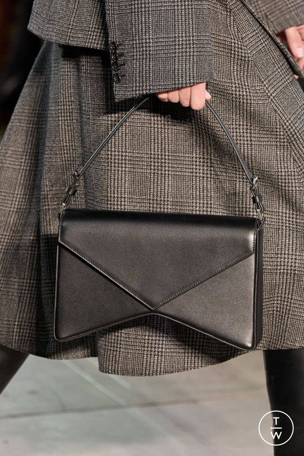 Fashion Week New York Fall/Winter 2025 look 79 de la collection Michael Kors Collection womenswear accessories