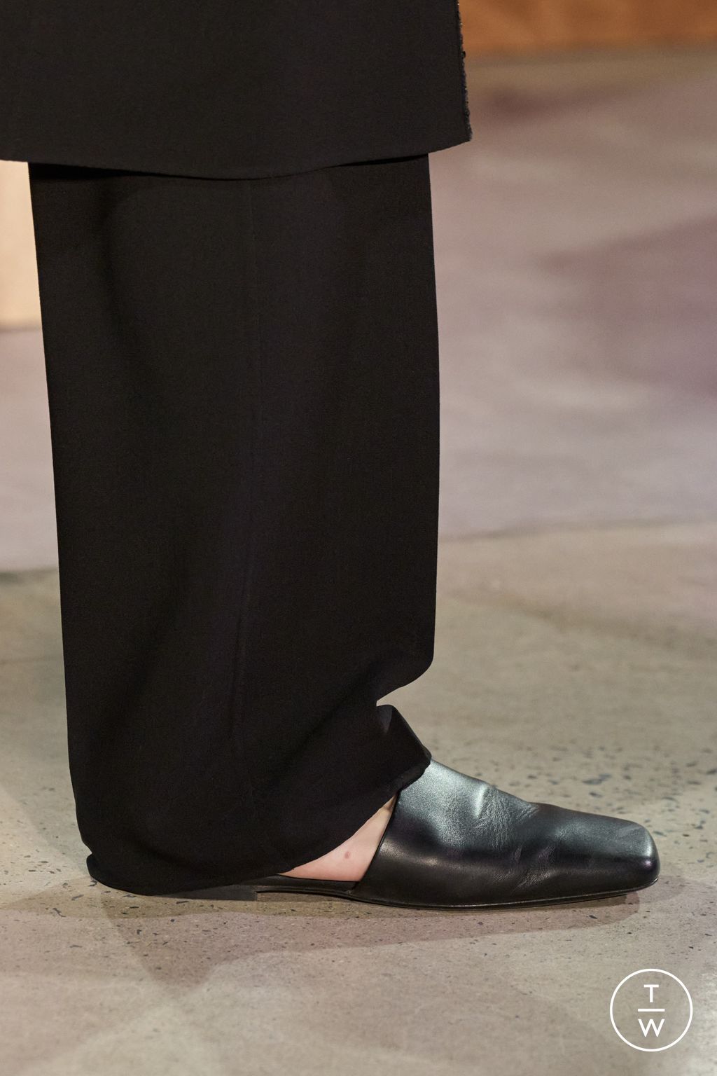 Fashion Week New York Fall/Winter 2025 look 91 from the Michael Kors Collection collection womenswear accessories