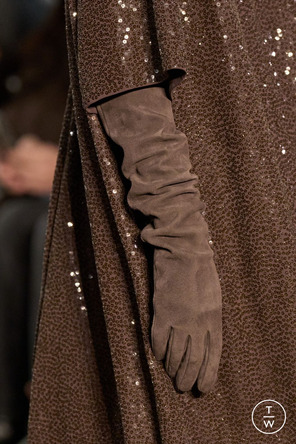 Fashion Week New York Fall/Winter 2025 look 96 from the Michael Kors Collection collection womenswear accessories