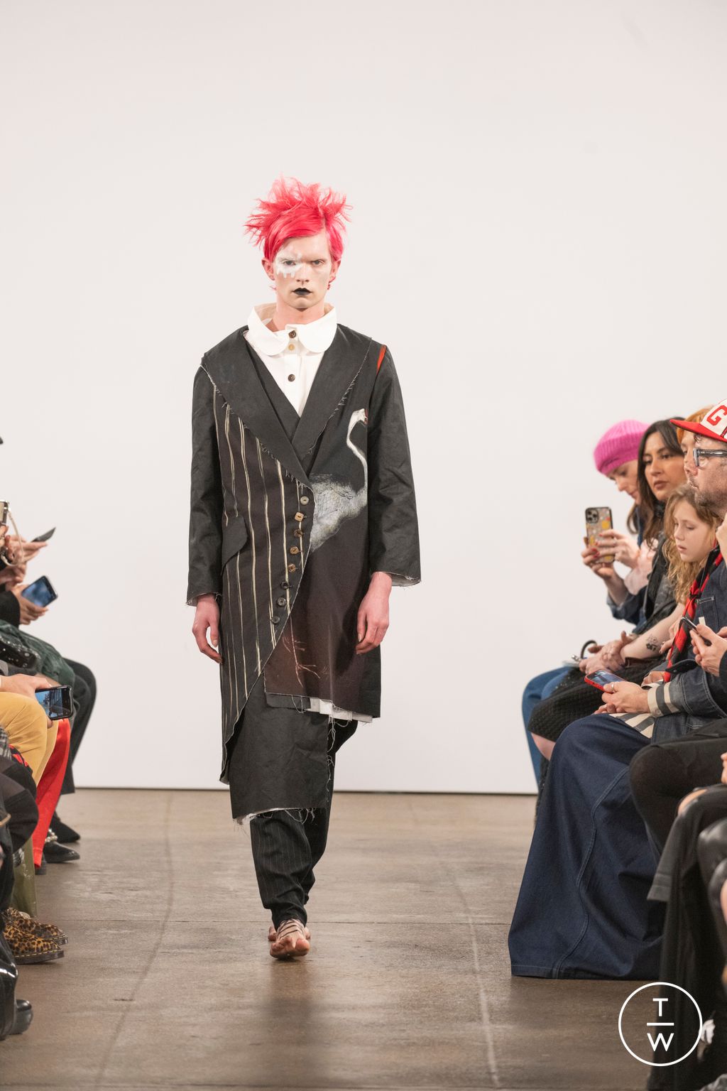 Fashion Week London Fall/Winter 2023 look 15 from the IA London collection womenswear