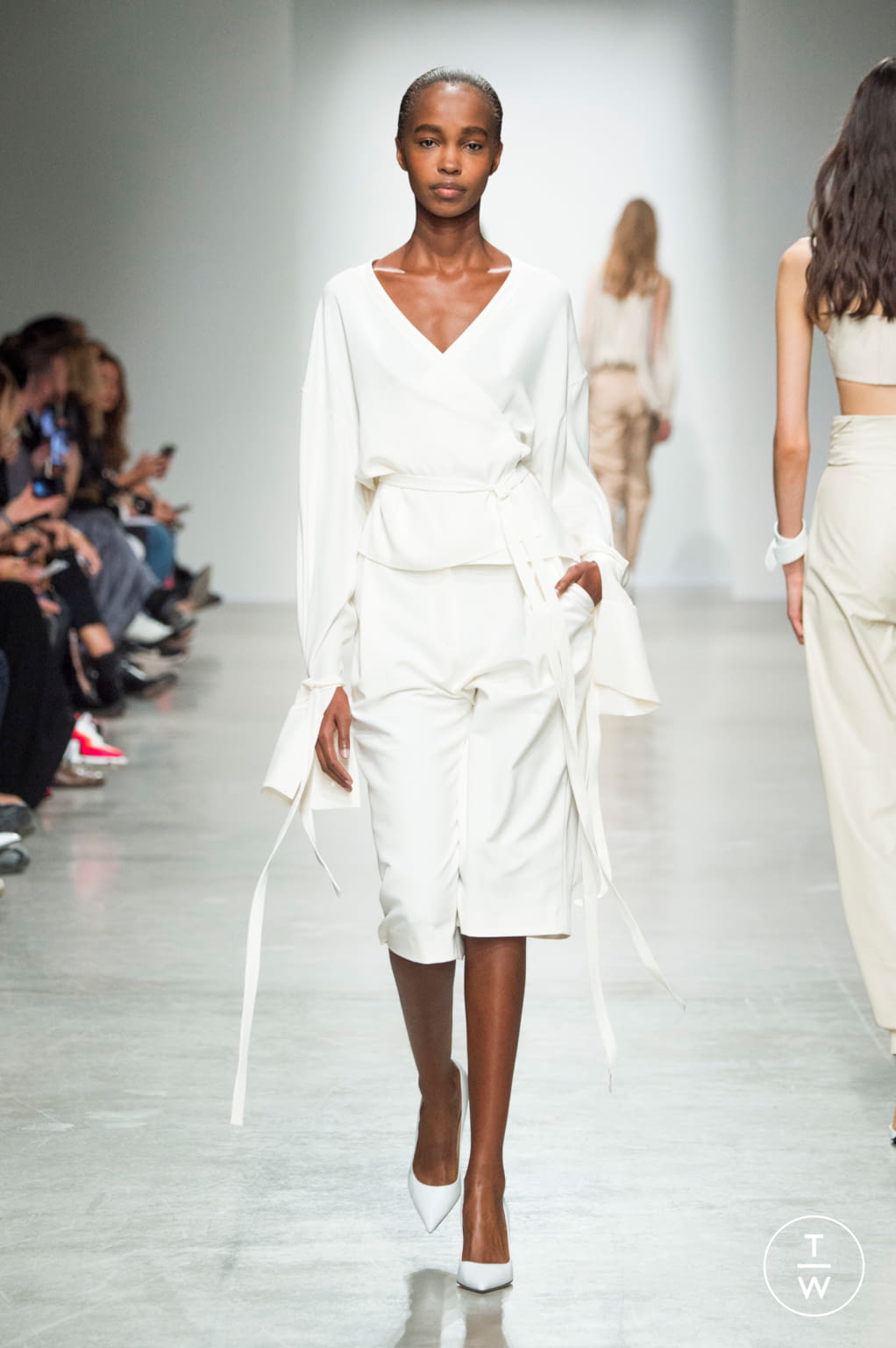 Fashion Week Paris Spring/Summer 2020 look 8 from the Kristina Fidelskaya collection 女装