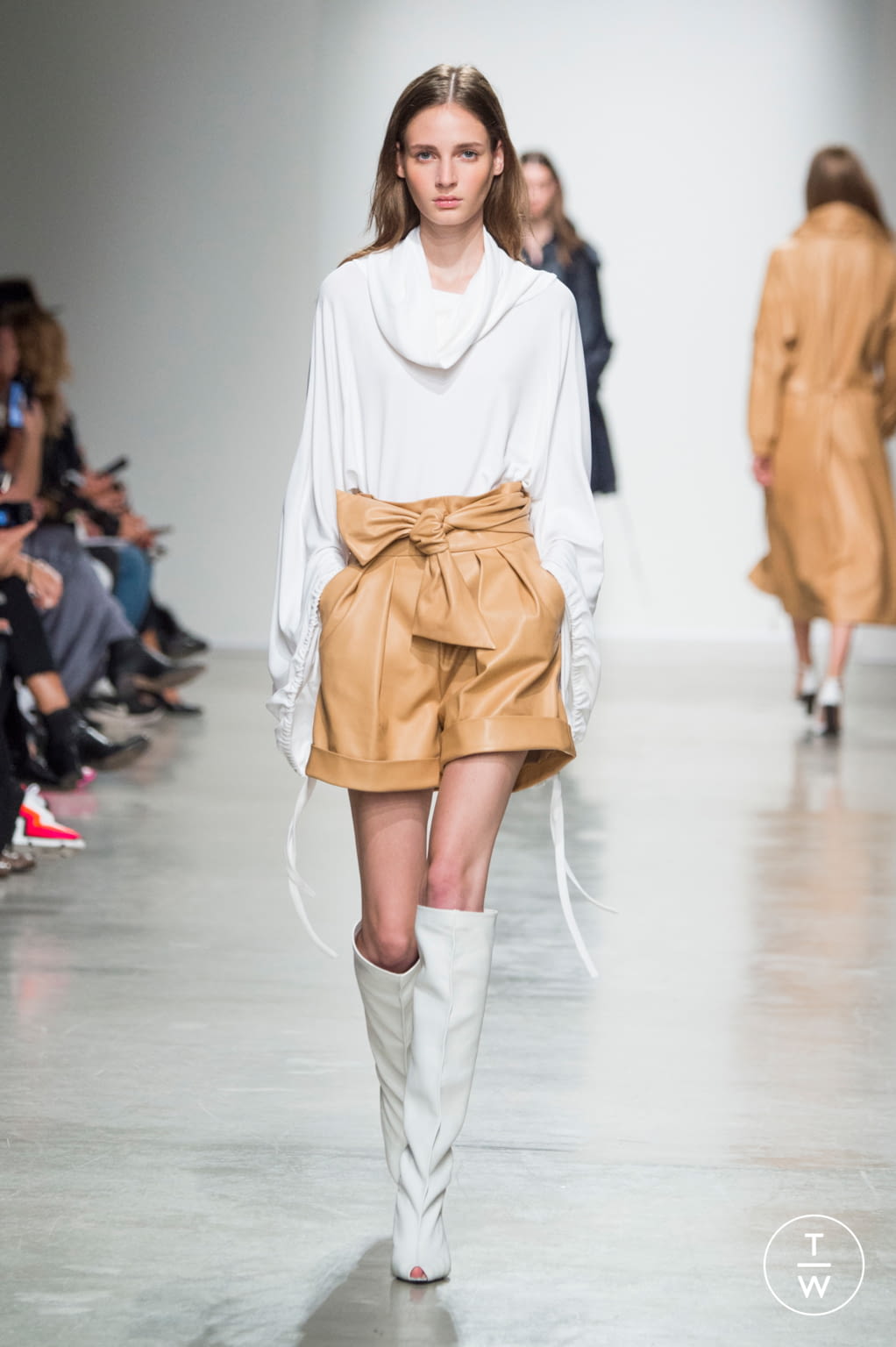 Fashion Week Paris Spring/Summer 2020 look 22 from the Kristina Fidelskaya collection 女装