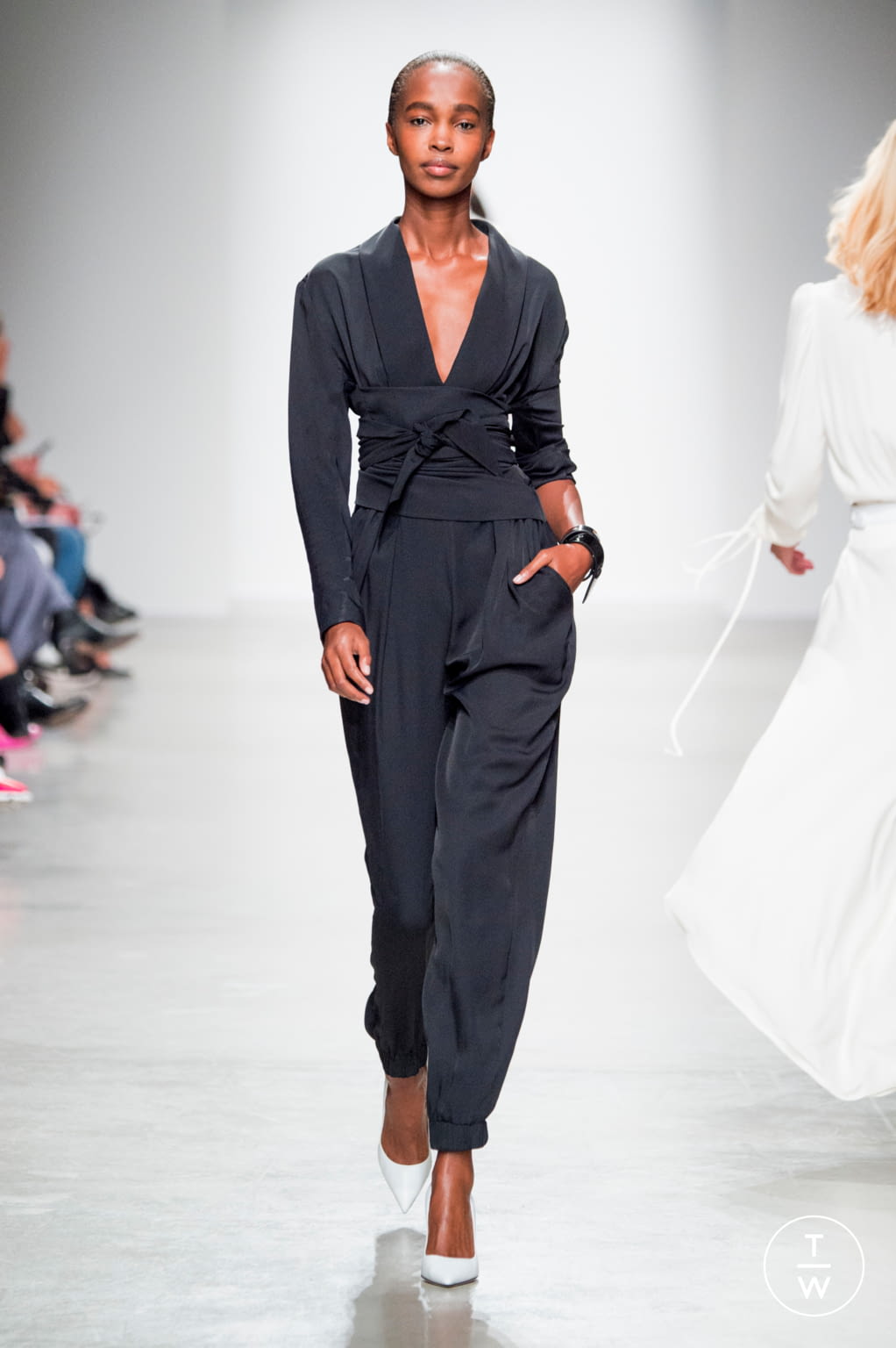 Fashion Week Paris Spring/Summer 2020 look 30 from the Kristina Fidelskaya collection 女装